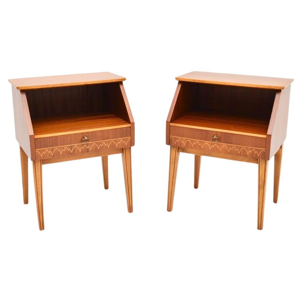 Paar schwedische Nachttische im Vintage-Stil im Angebot