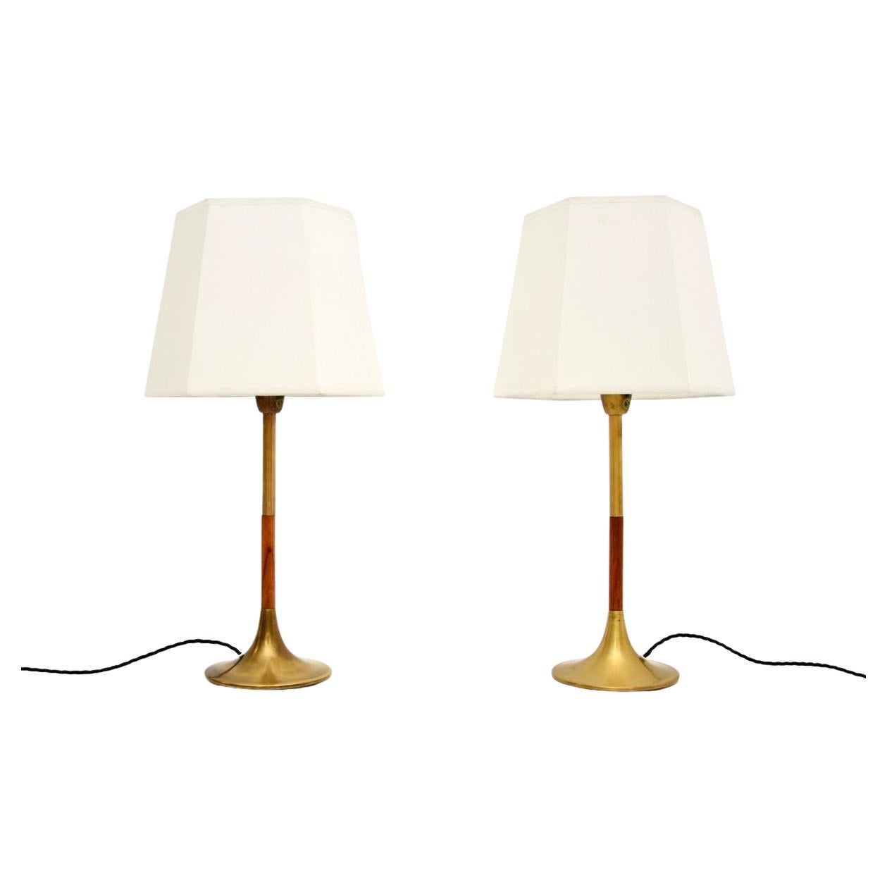 Paire de lampes de bureau suédoises vintage en laiton et teck