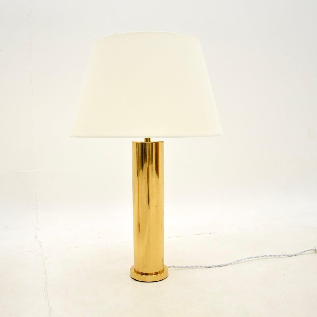 Suédois Paire de lampes de bureau suédoises vintage en laiton par Borens en vente