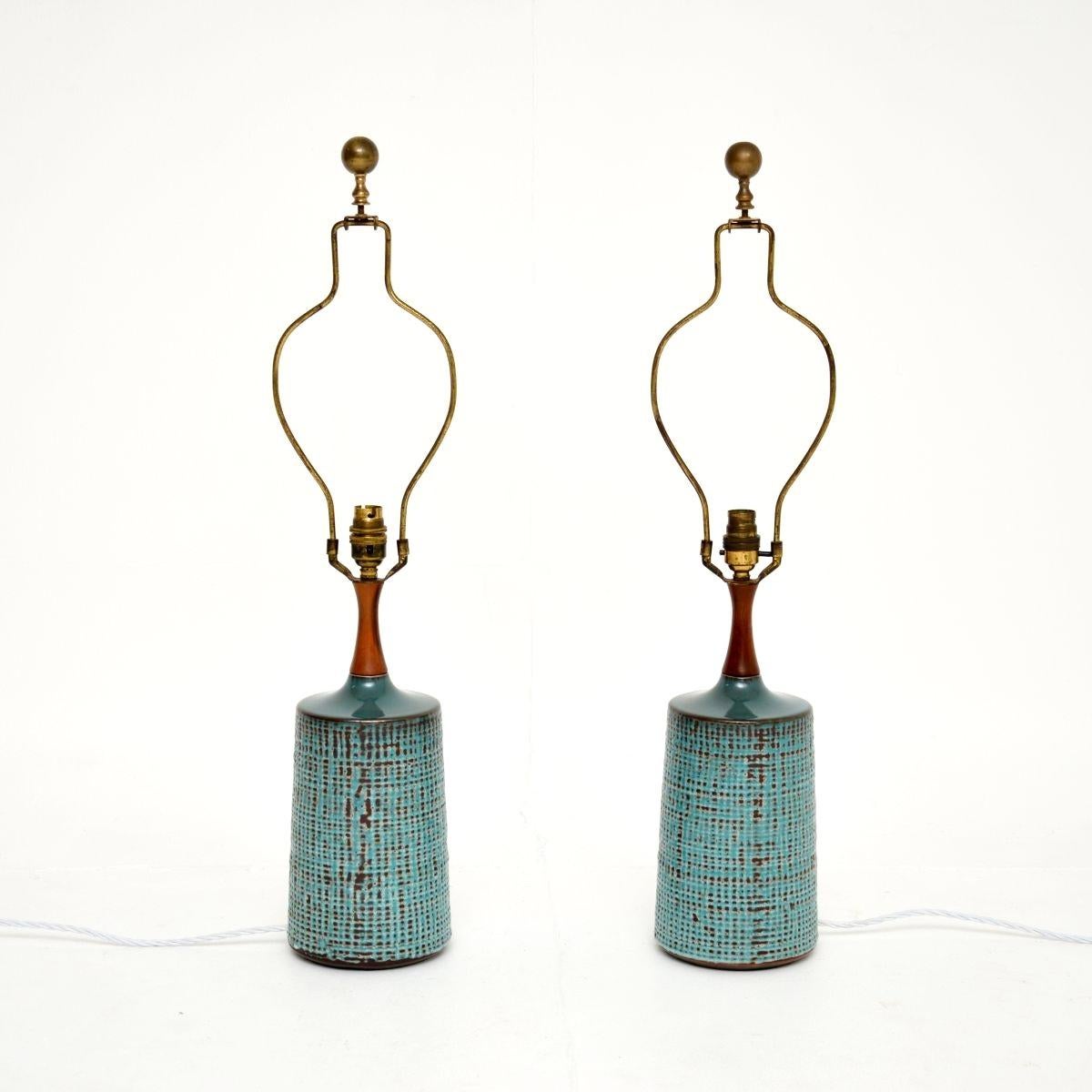 Paire de lampes de table en céramique suédoise vintage en vente 1
