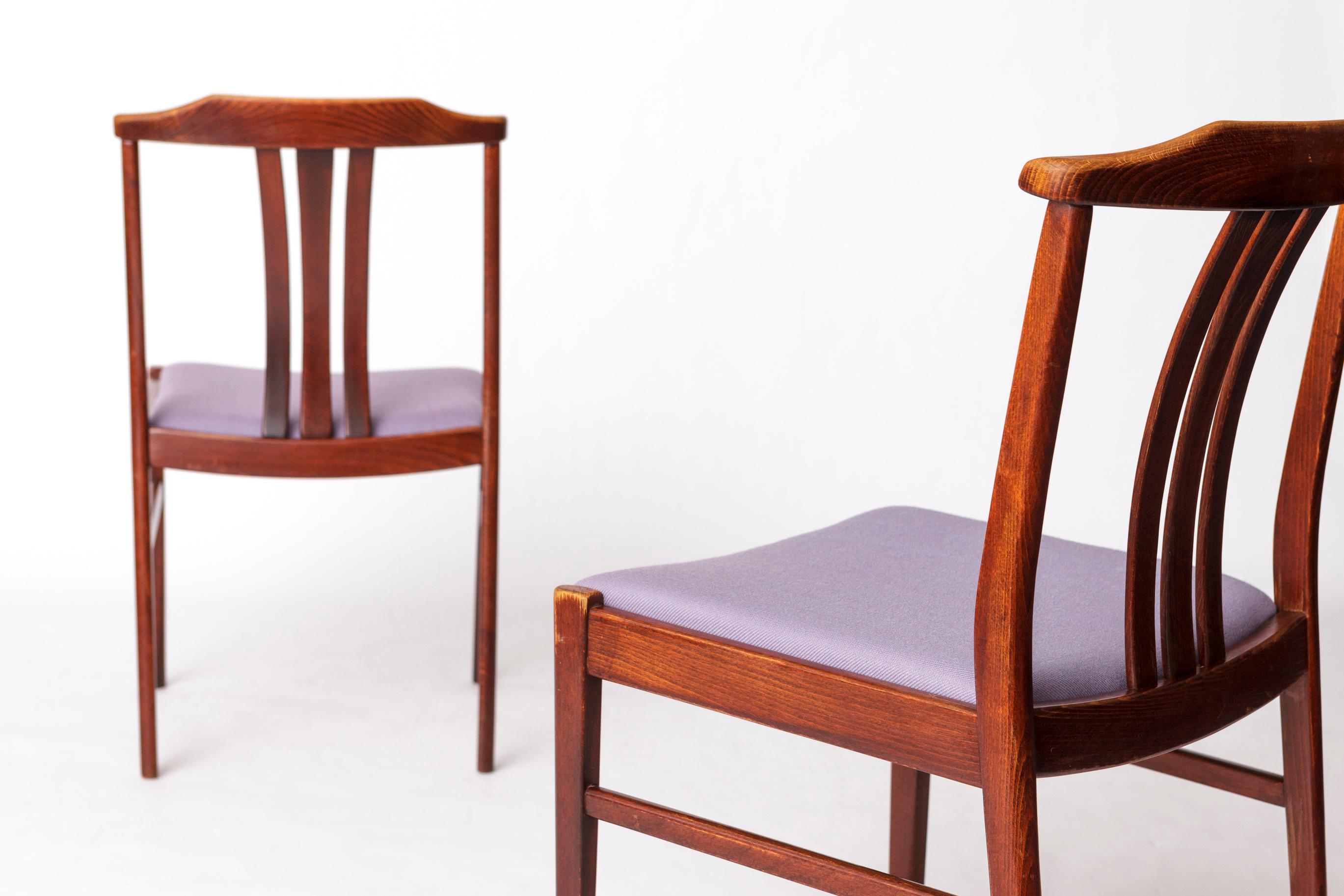 Coppia di sedie svedesi d'epoca di LBG Group - anni '70, legno di faggio e imbottiture color porpora In condizioni buone in vendita a Hannover, DE