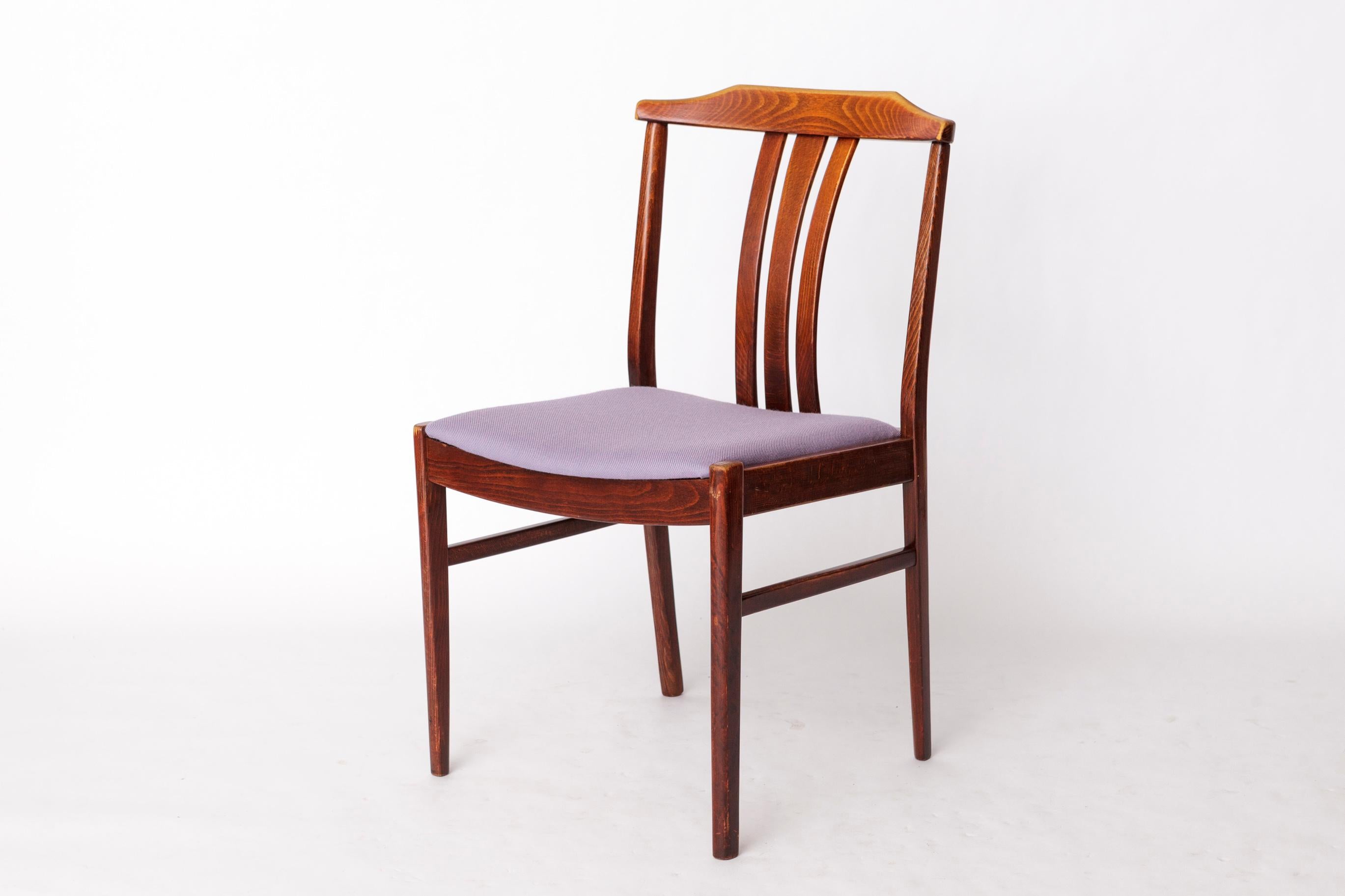 Coppia di sedie svedesi d'epoca di LBG Group - anni '70, legno di faggio e imbottiture color porpora in vendita 1
