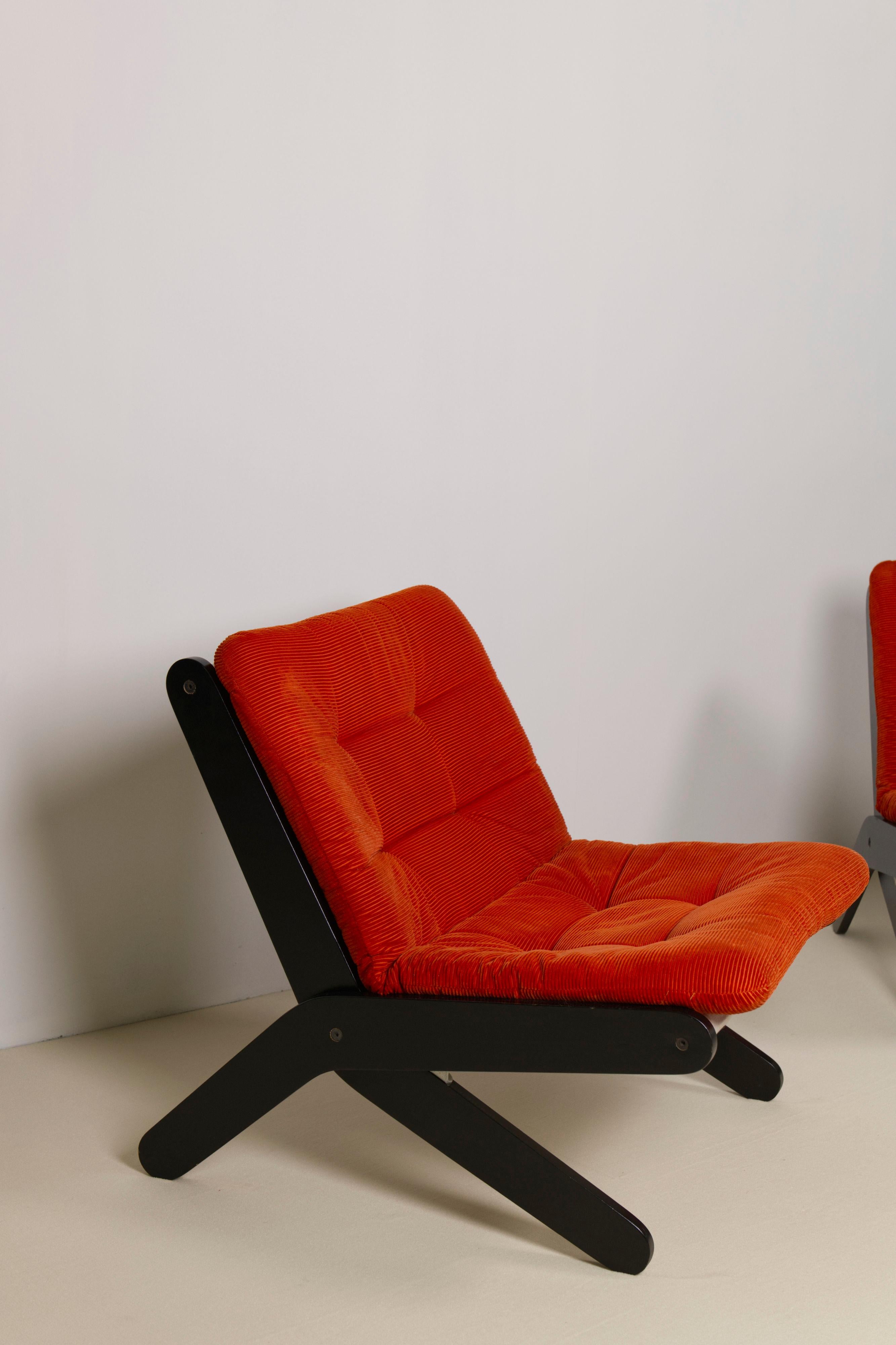 Paar schwedische Kord-Loungesessel, 1970er Jahre im Zustand „Gut“ im Angebot in Balen, BE