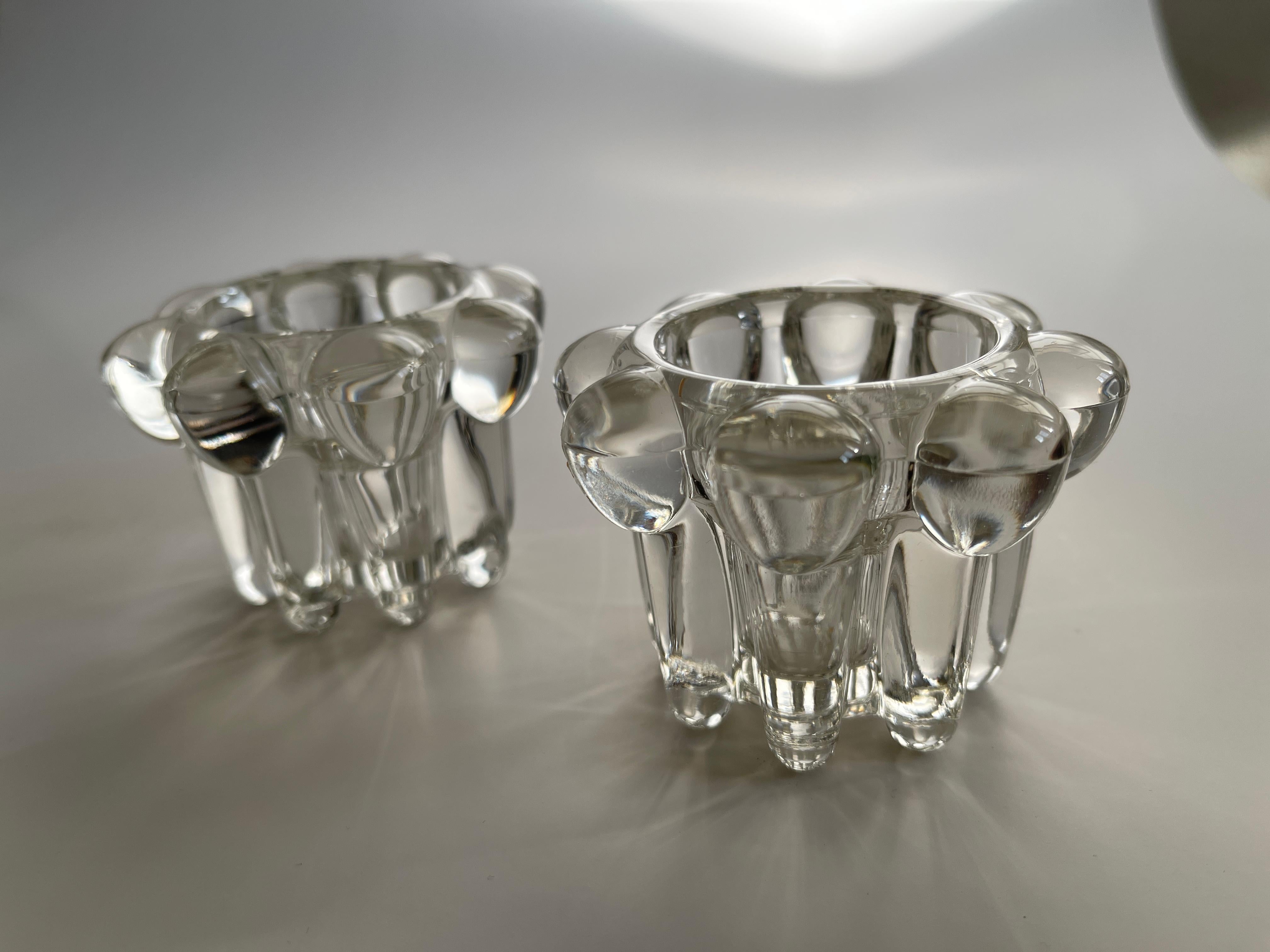 Pair of Vintage Swedish Crystal Flower Column Candle Holders In Good Condition For Sale In New York, NY