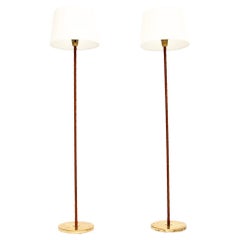 Paire de lampadaires suédois vintage reliés en cuir