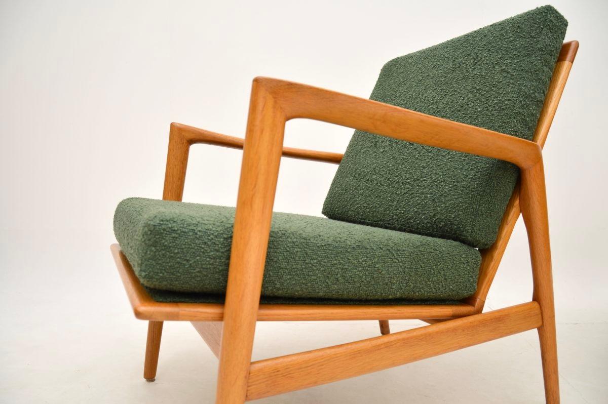 Tessuto Coppia di poltrone svedesi vintage in Oak in vendita