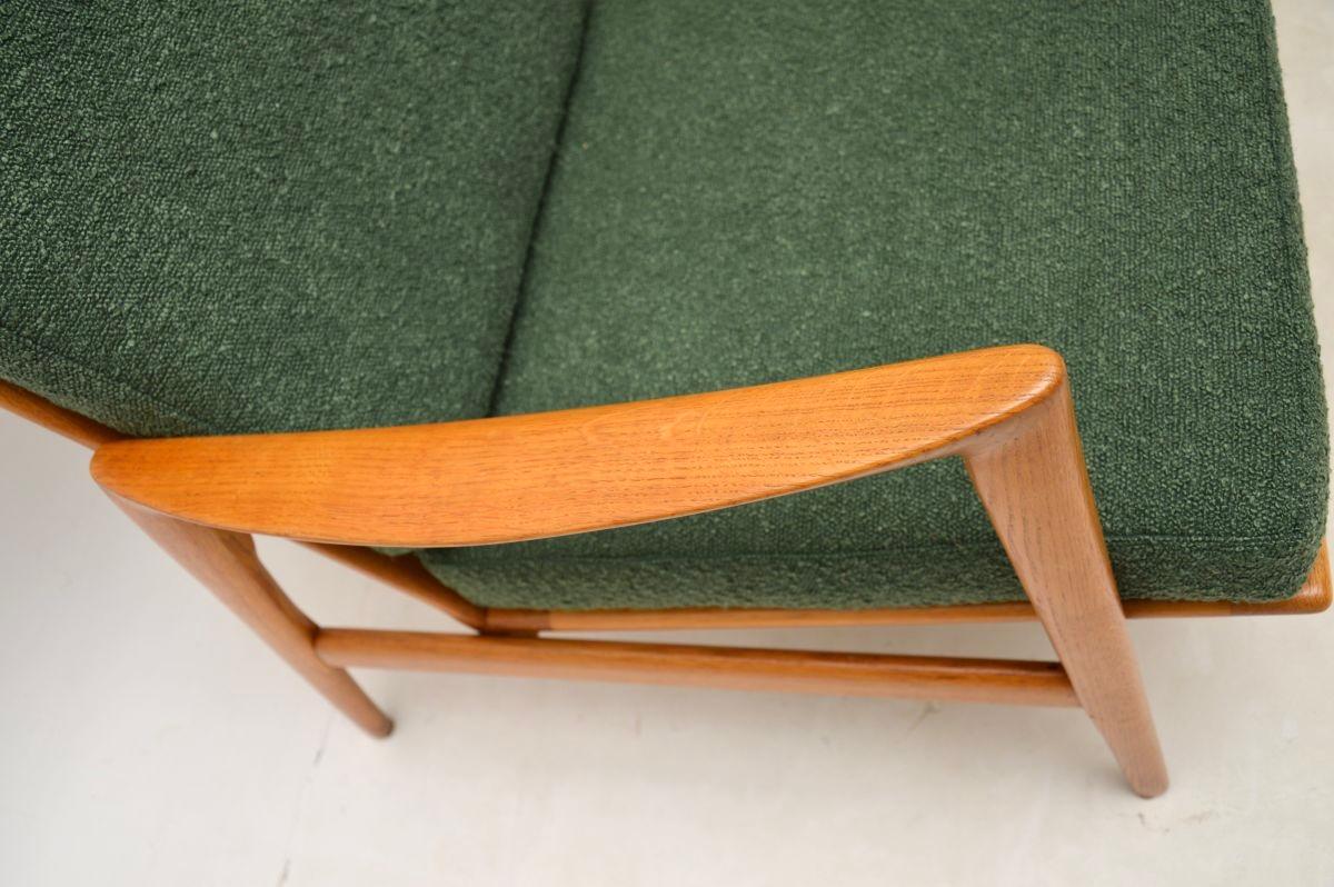 Coppia di poltrone svedesi vintage in Oak in vendita 2