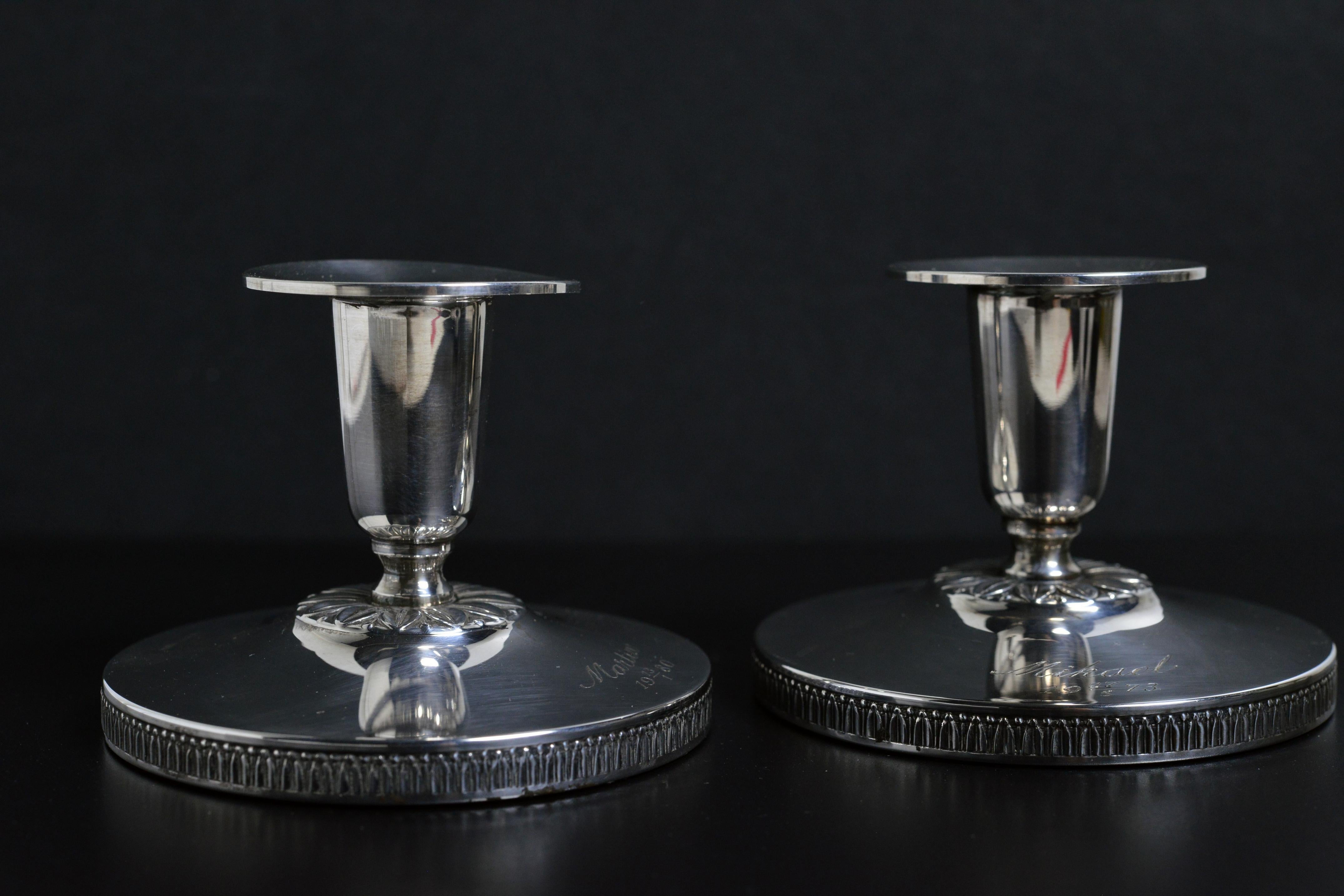 Schwedische Vintage-Kerzenständer aus Silber im neoklassischen Empire-Stil, Paar (20. Jahrhundert) im Angebot