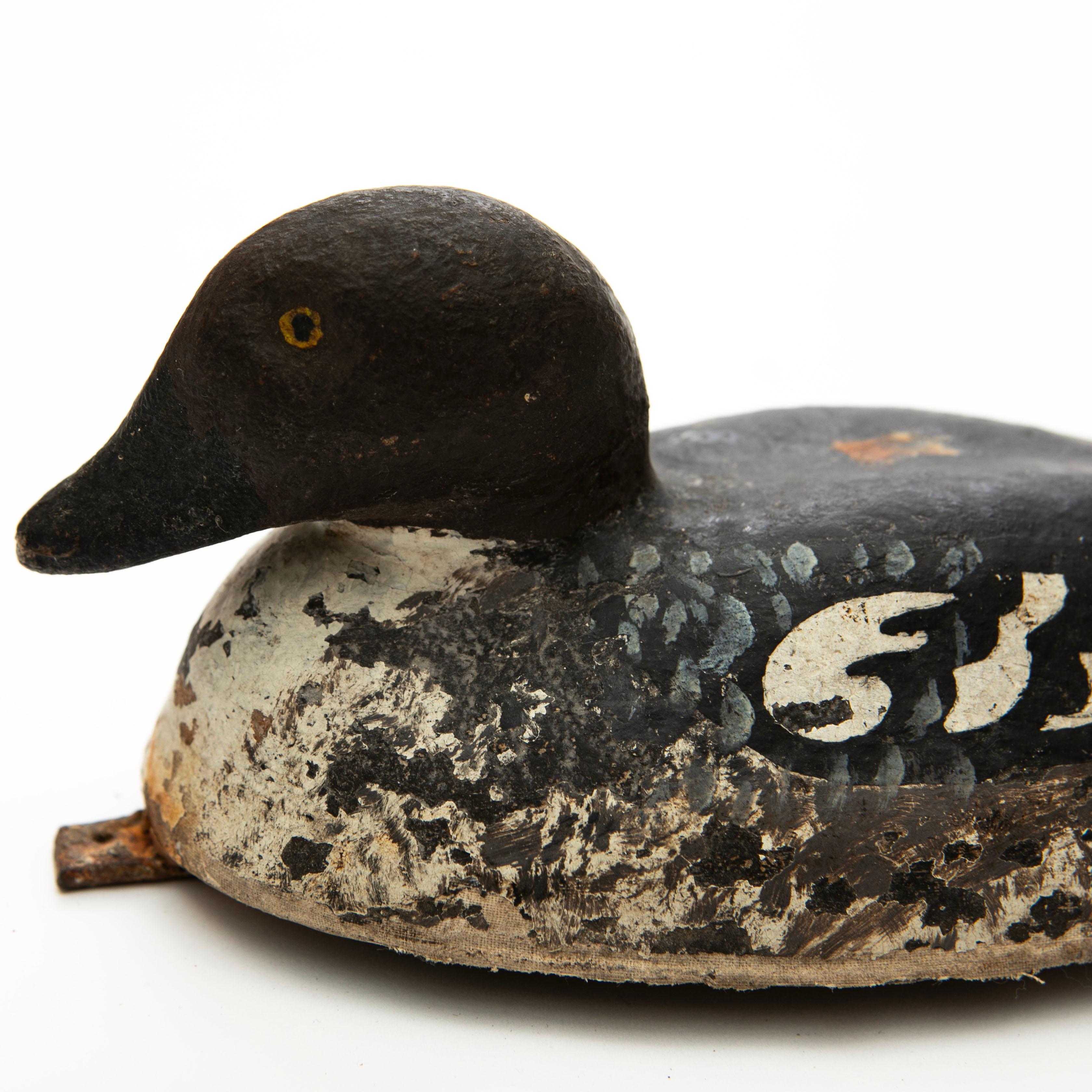 Pareja de patos suecos vintage de madera con pintura original en venta 3