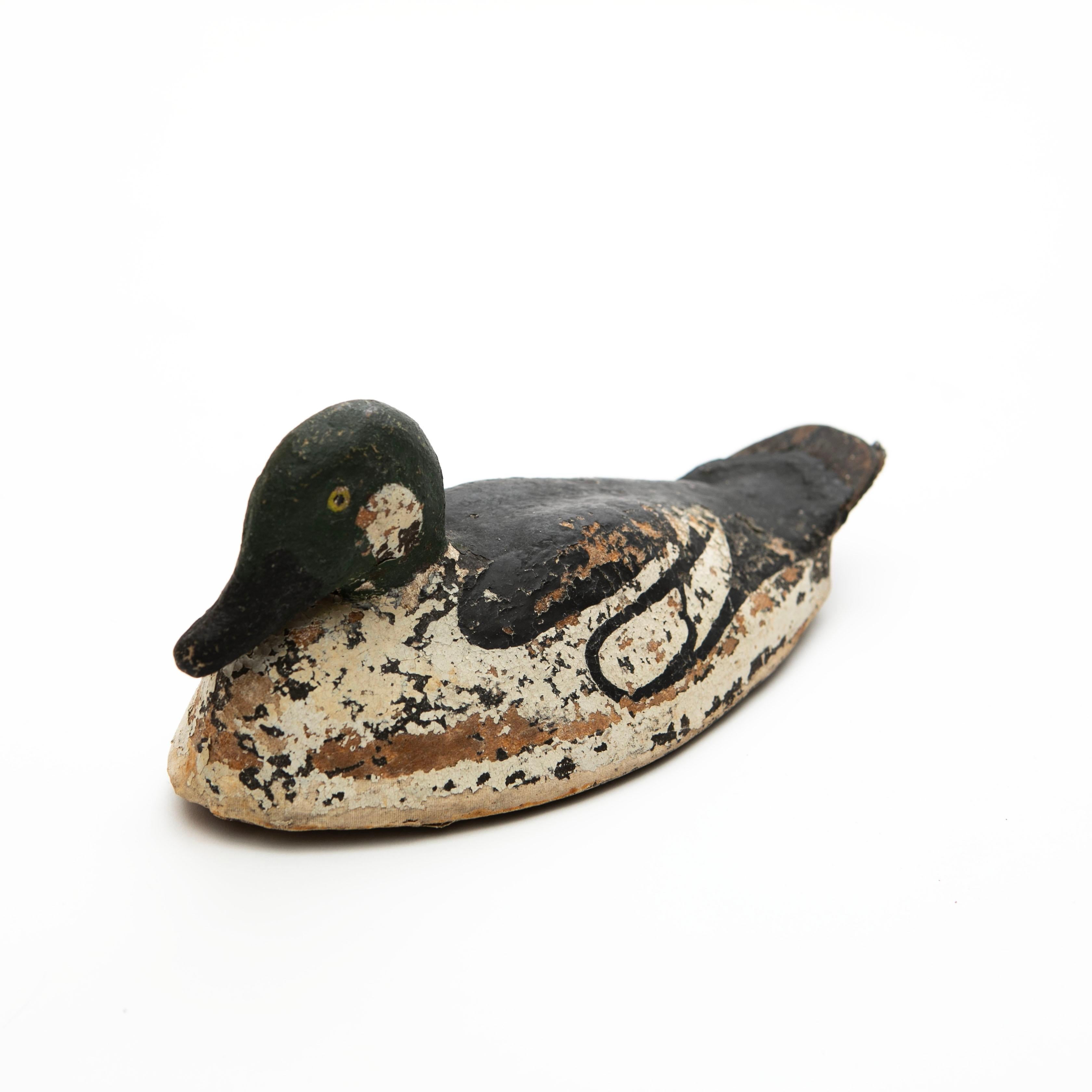 Pareja de patos suecos vintage de madera con pintura original Sueco en venta