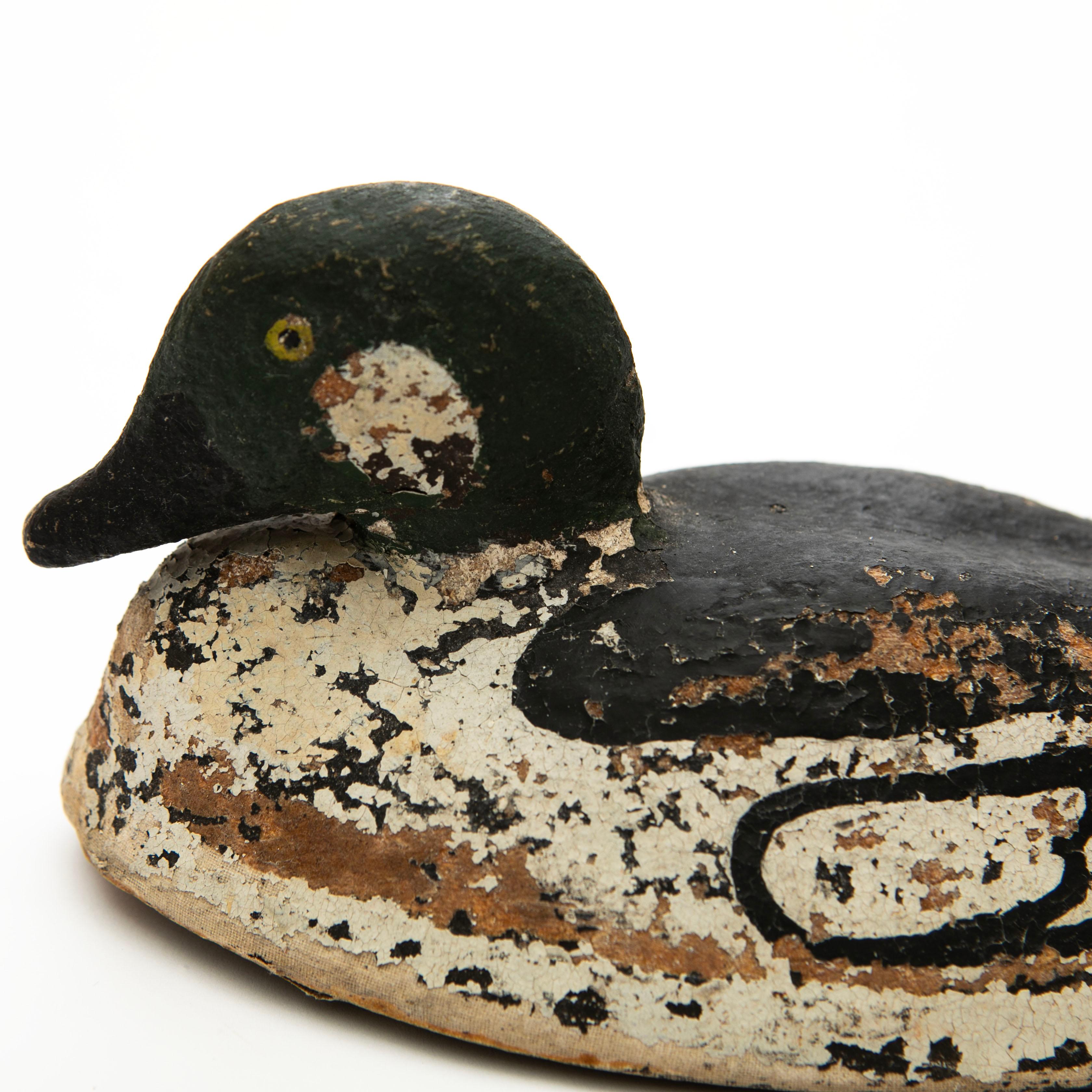 Pareja de patos suecos vintage de madera con pintura original en Bueno estado para la venta en Kastrup, DK
