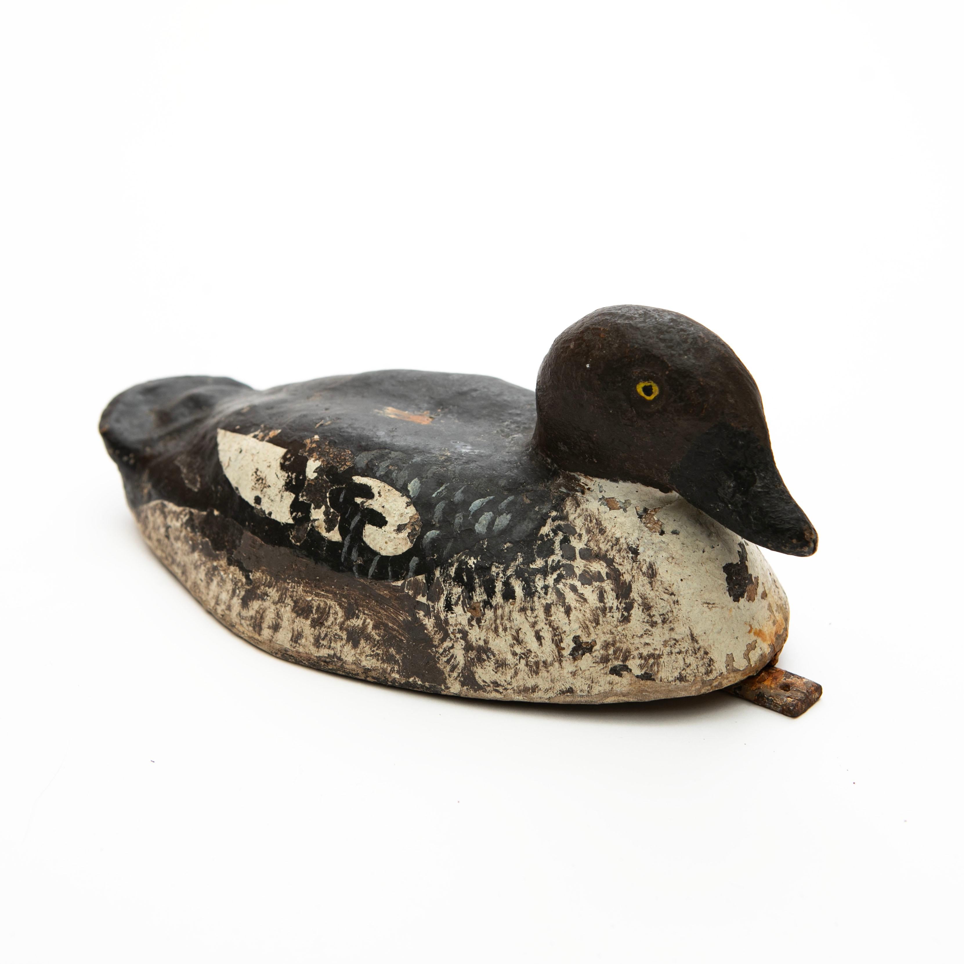 Pareja de patos suecos vintage de madera con pintura original en venta 1