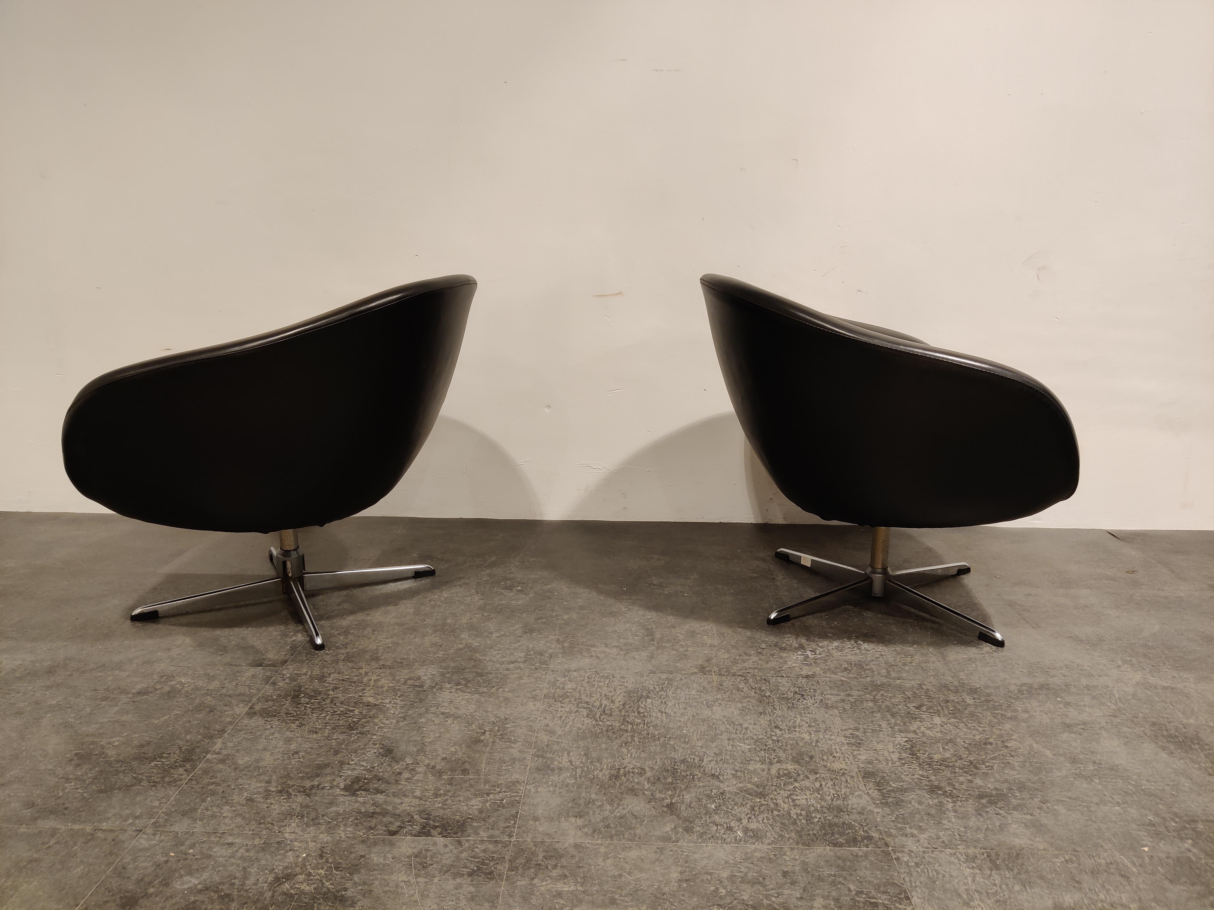 Mid-Century Modern Pair of vintage swivel chairs, 1960s  