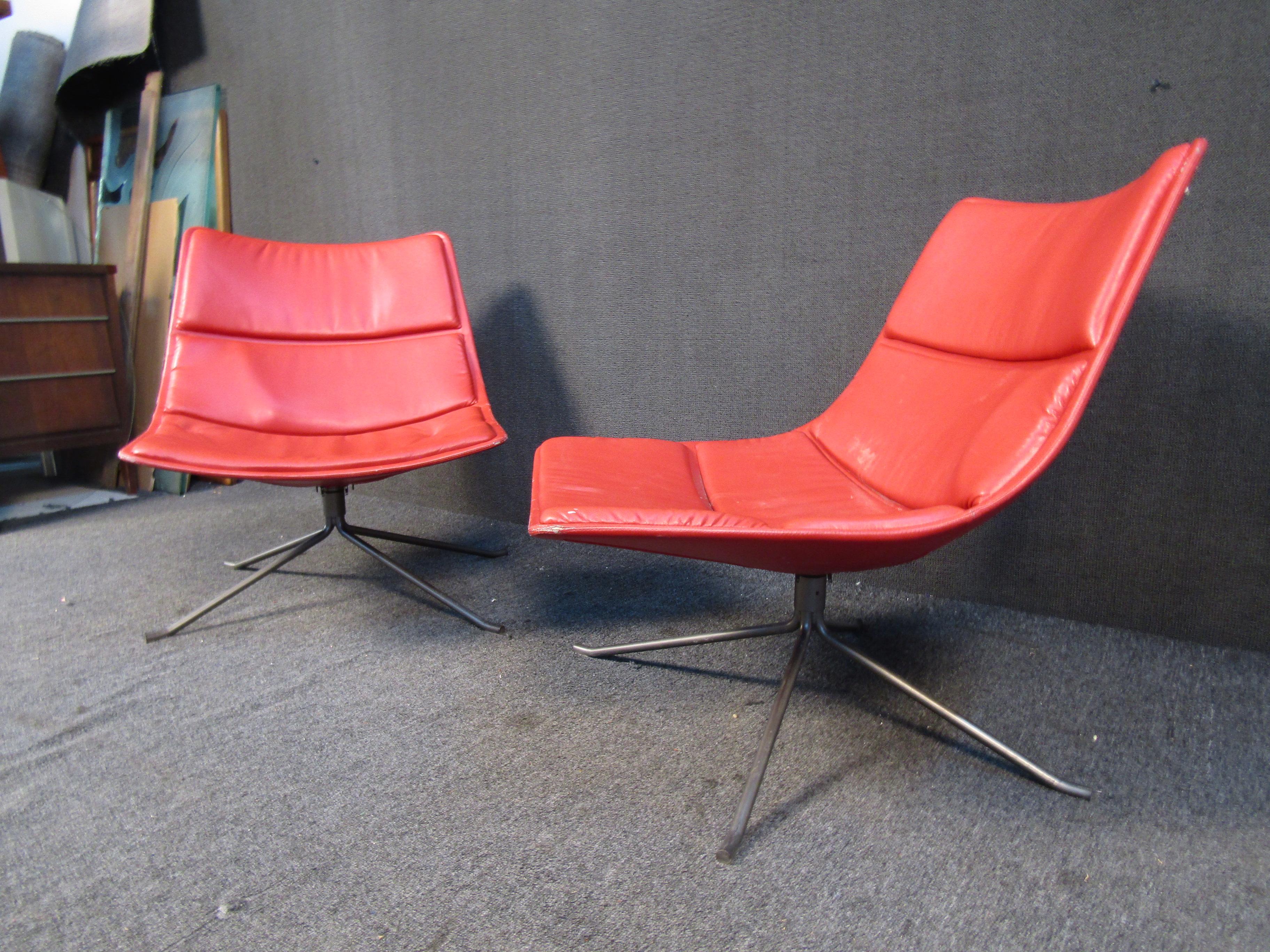 Paar drehbare Vintage-Stühle von Zanotta (Italienisch) im Angebot
