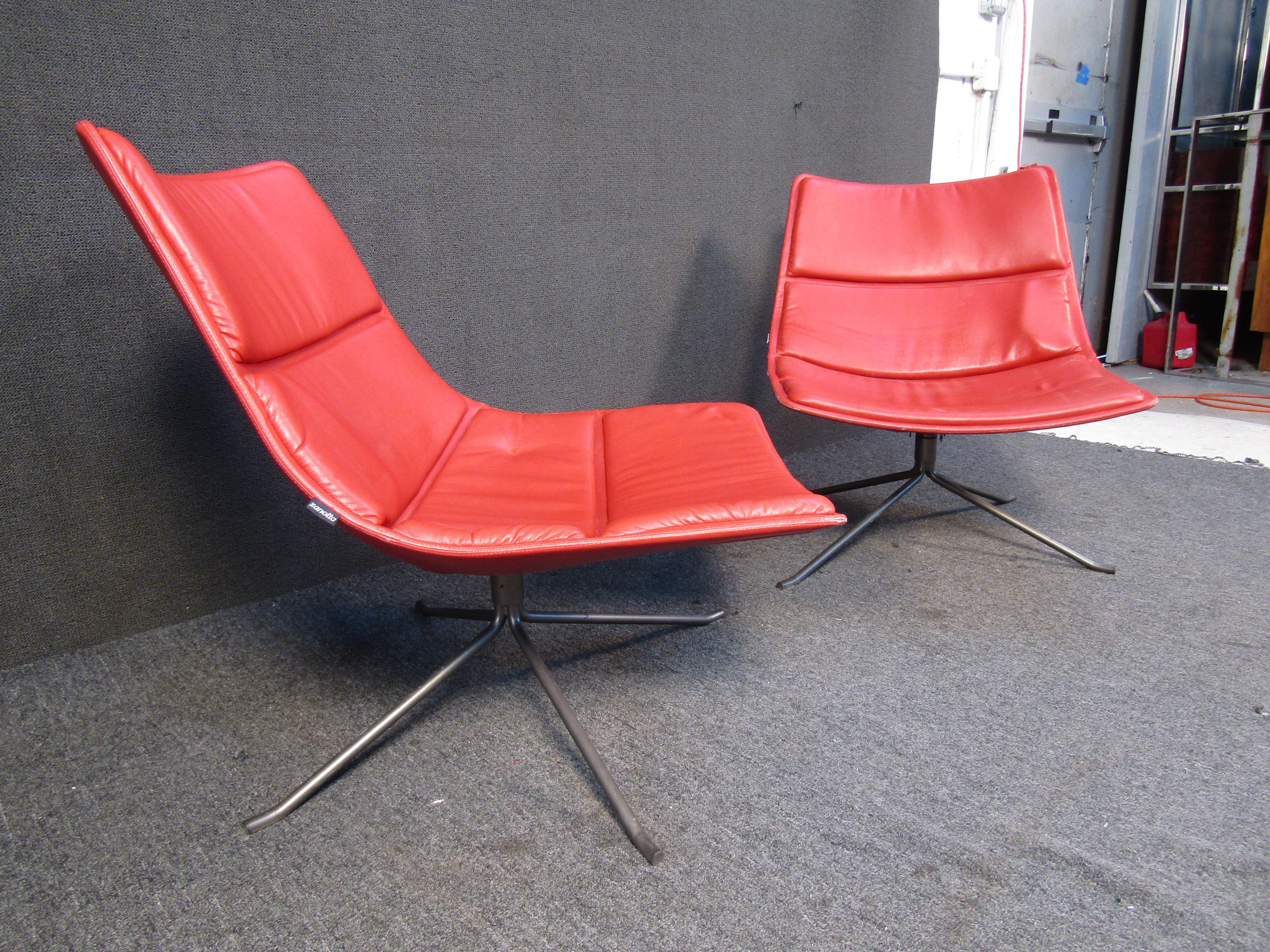 Pair of Vintage Swivel Chairs by Zanotta In Good Condition For Sale In Brooklyn, NY