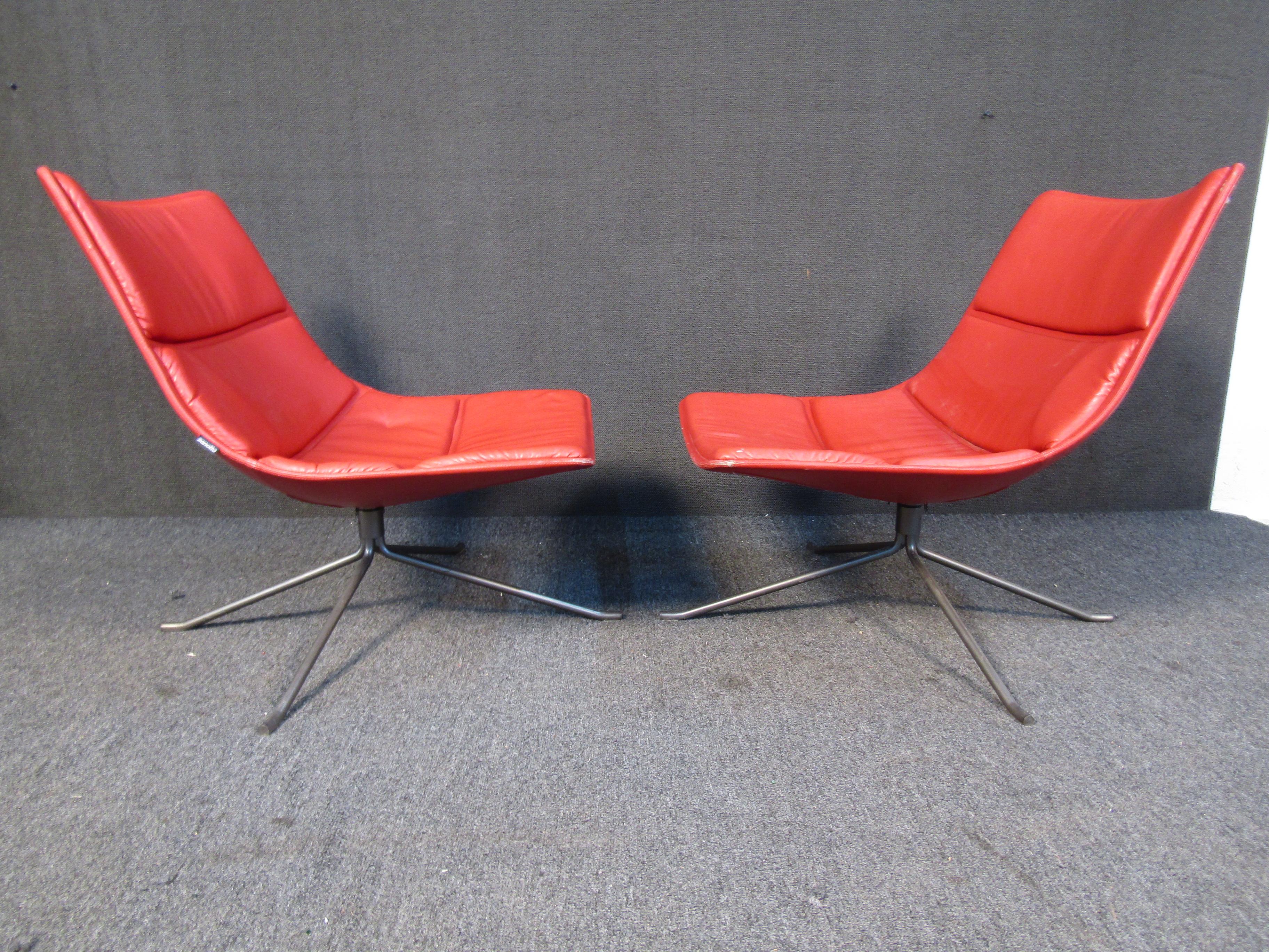 Pair of Vintage Swivel Chairs by Zanotta For Sale 1