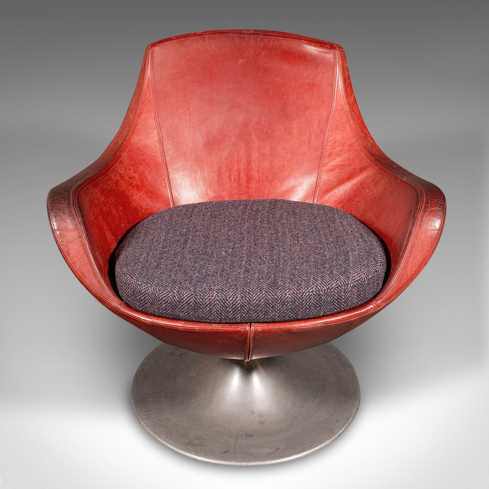 Paire de fauteuils pivotants vintage, italiens, cuir, siège de salon, vers 1970 en vente 3