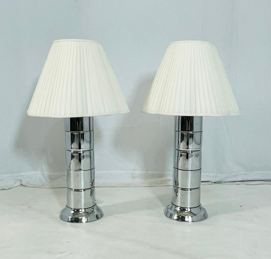 American Pair of Vintage Table Lamps in Polished Chrome in the Style of Laurel Lighting For Sale