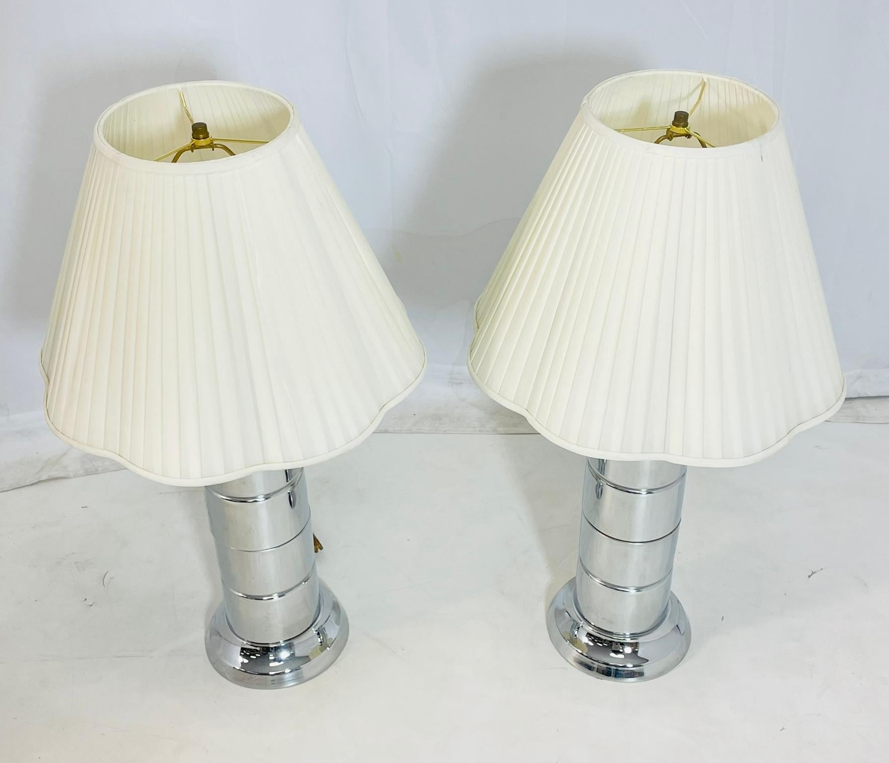 Plated Pair of Vintage Table Lamps in Polished Chrome in the Style of Laurel Lighting For Sale