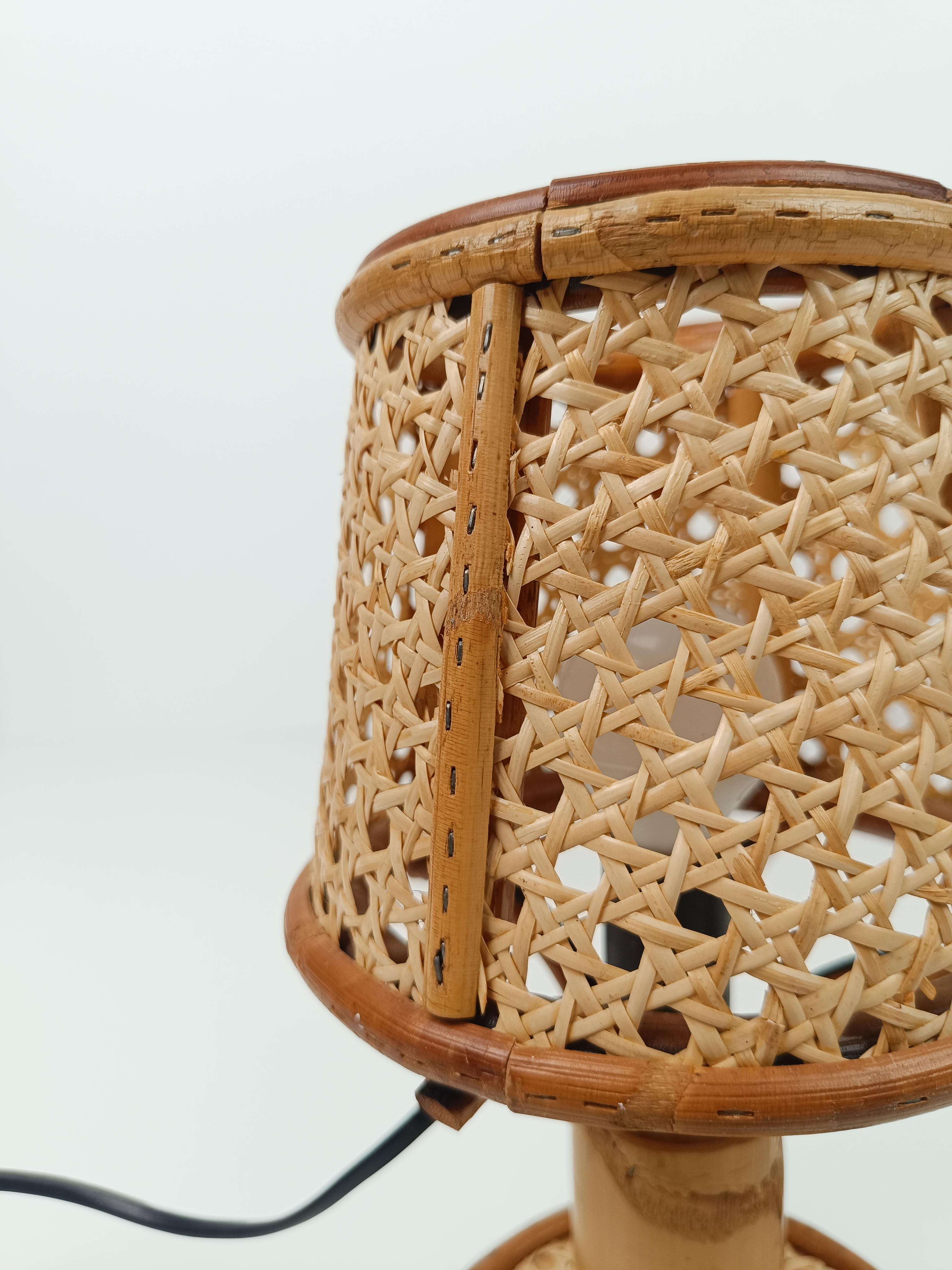Mid-Century Modern Pair of Vintage Table Nightstand Lamps in Bamboo, Rattan & Woven Wicker Cane