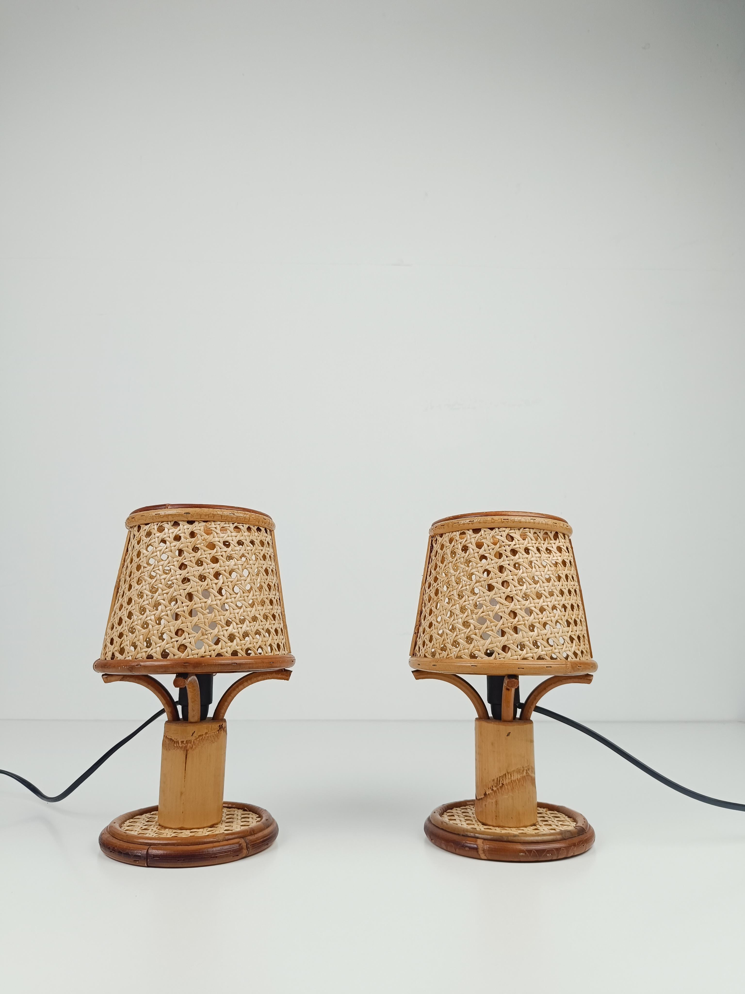 Pair of Vintage Table Nightstand Lamps in Bamboo, Rattan & Woven Wicker Cane In Good Condition In Roma, IT