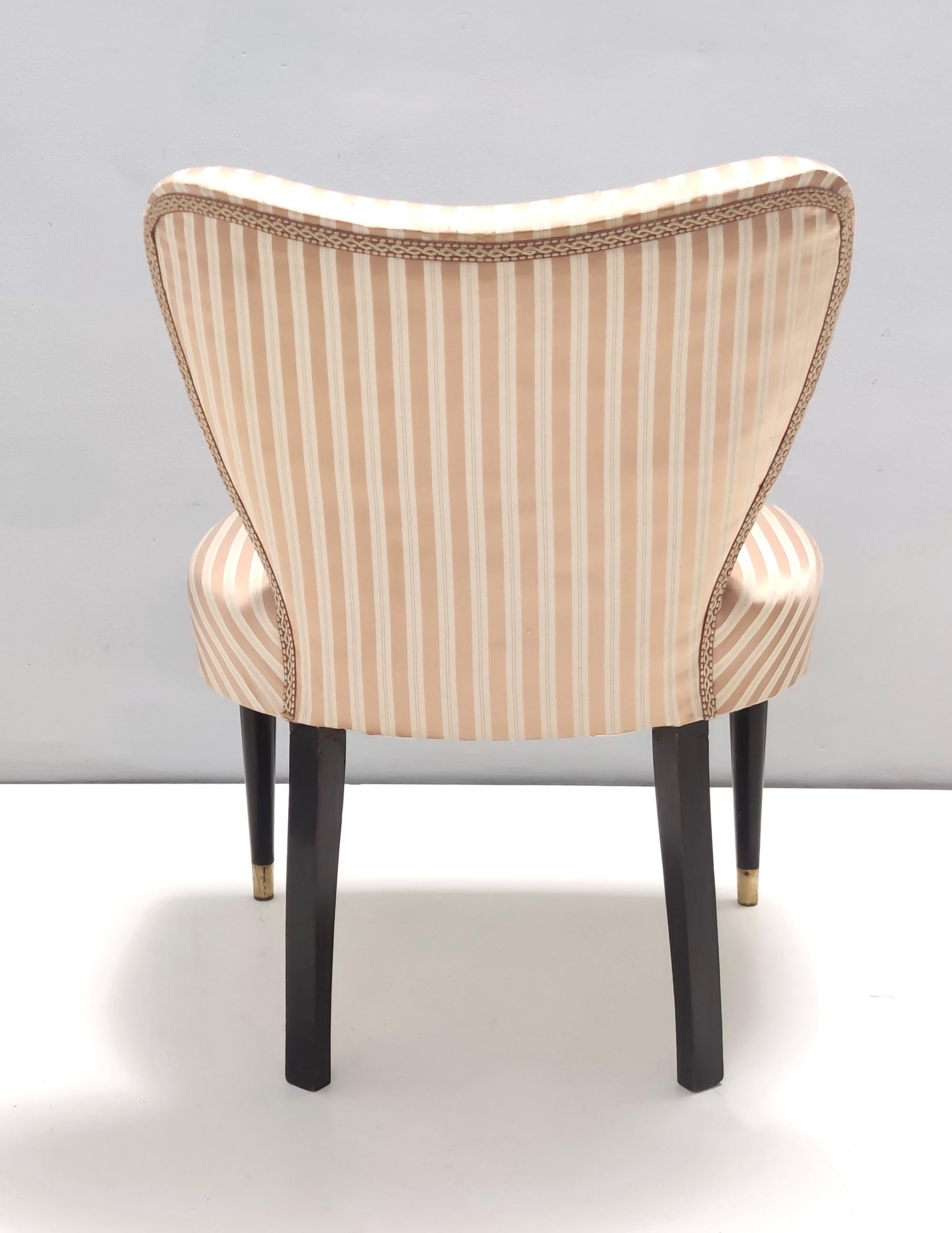 Laiton Paire de chaises d'appoint vintage en satin brun clair attribuée à Carlo Enrico Rava, Italie en vente