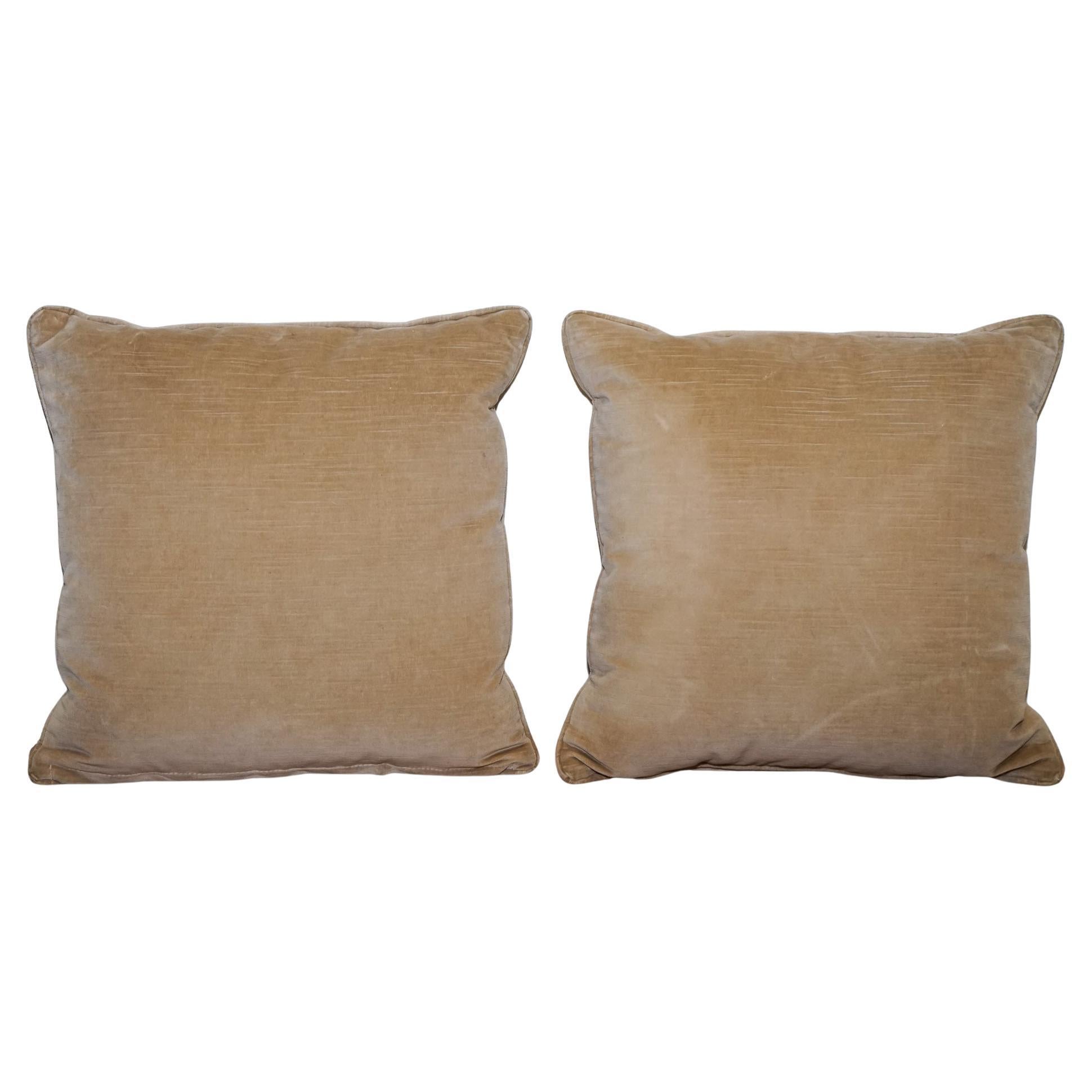 Pärchen VINTAGE TAUPE VELVET FEATHER FILLED THROW PiLLOWS PLUSH CUSHIONS im Angebot
