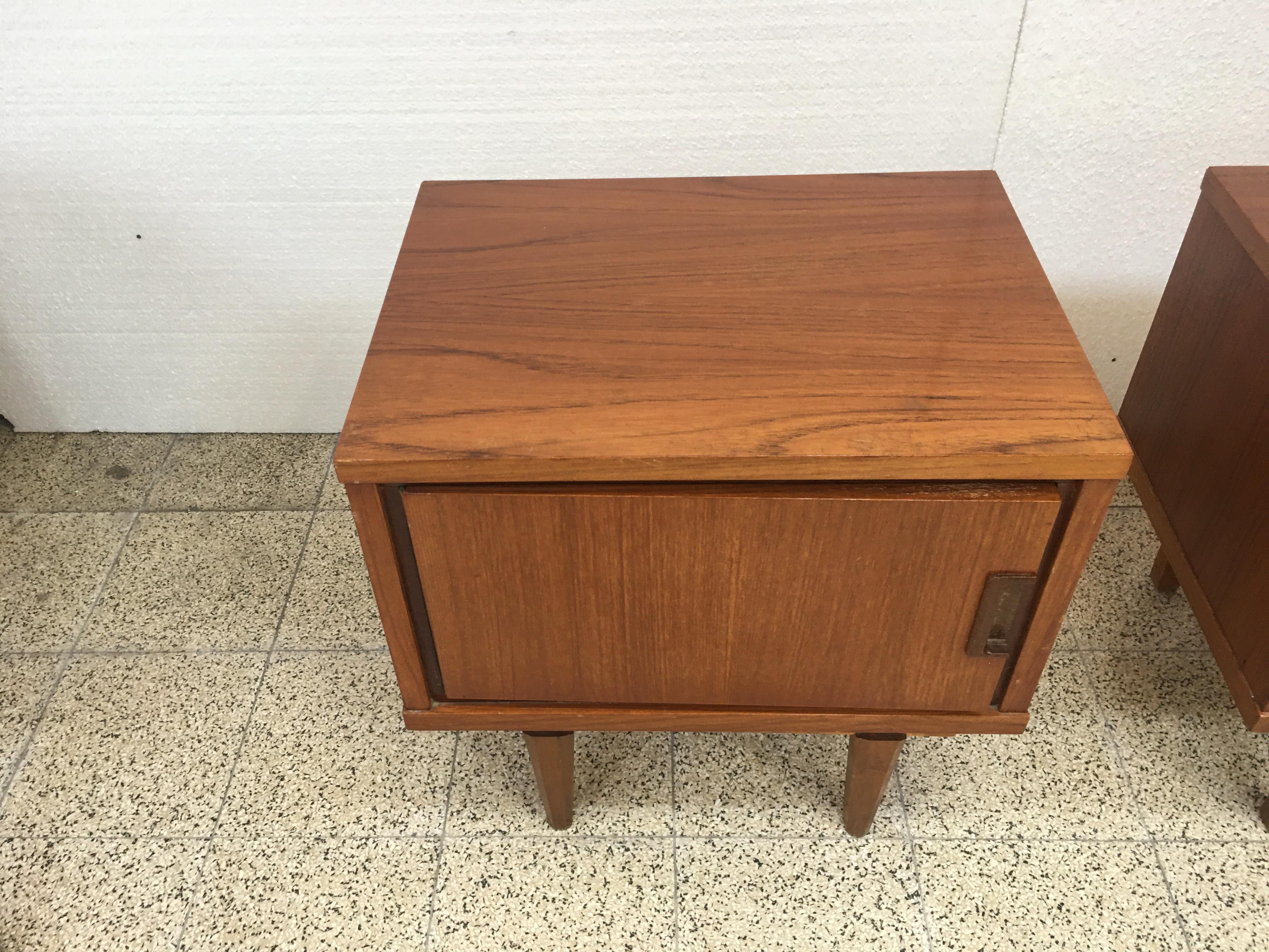Pair of Vintage Teak Bedside Tables circa 1970 In Good Condition For Sale In Saint-Ouen, FR
