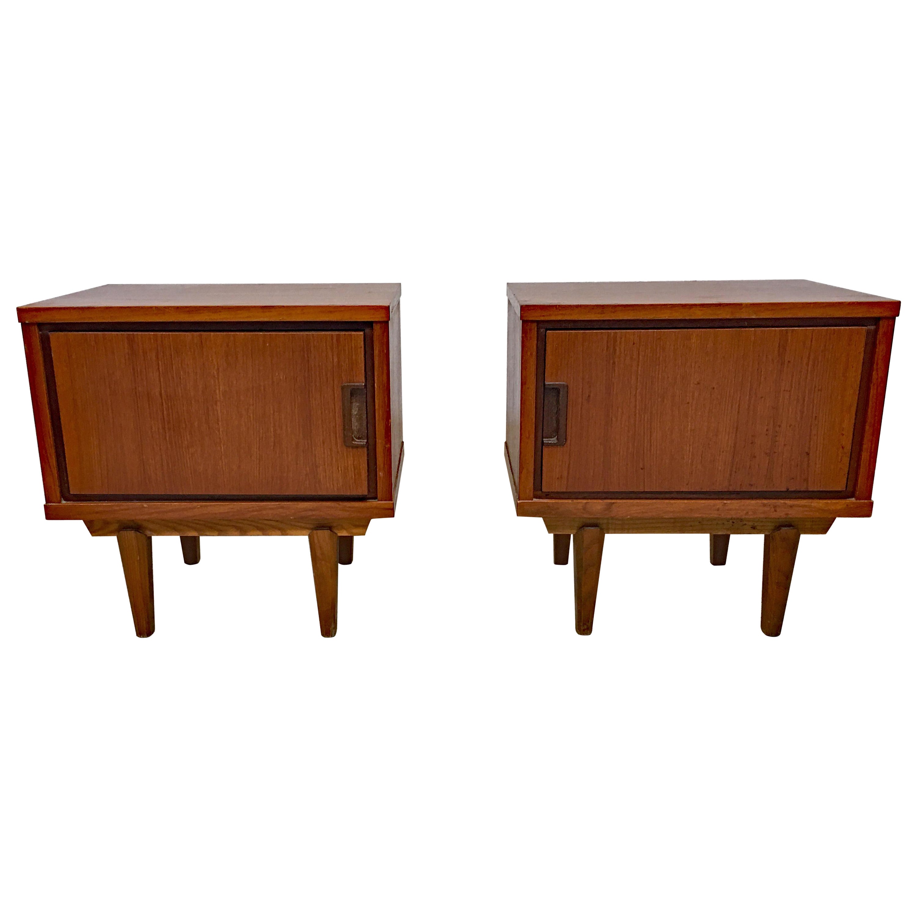 Paar Nachttische aus Teakholz im Vintage-Stil, um 1970