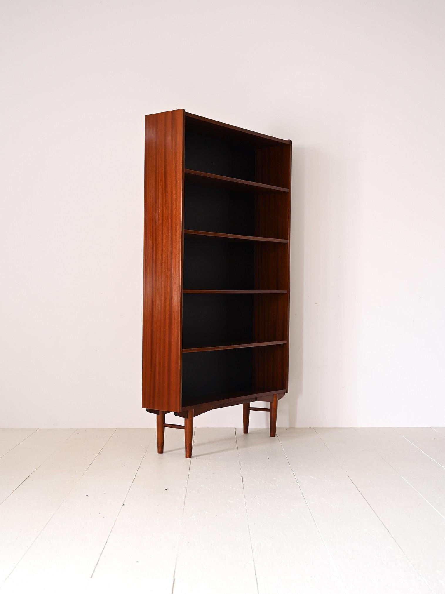 Pair of vintage teak bookcases with black back In Good Condition For Sale In Brescia, IT