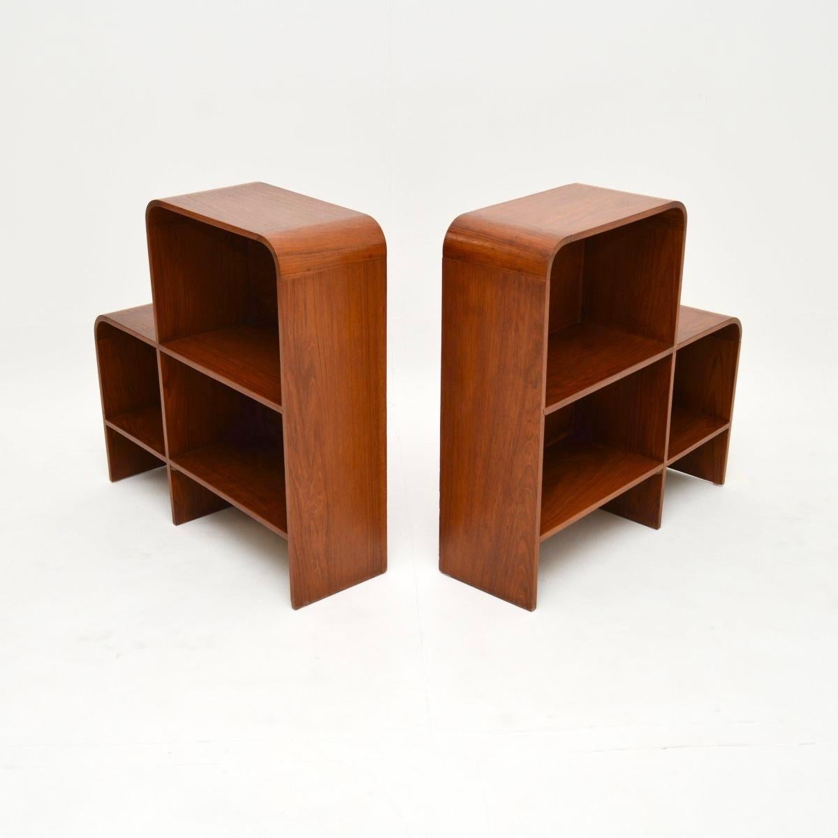 Pair of Vintage Teak Open Bookcase Cabinets In Good Condition In London, GB