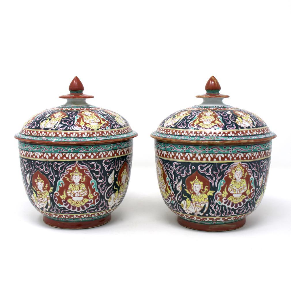 Enameled Pair of Vintage Thai Bencharong Lidded Jars, 20th century. For Sale