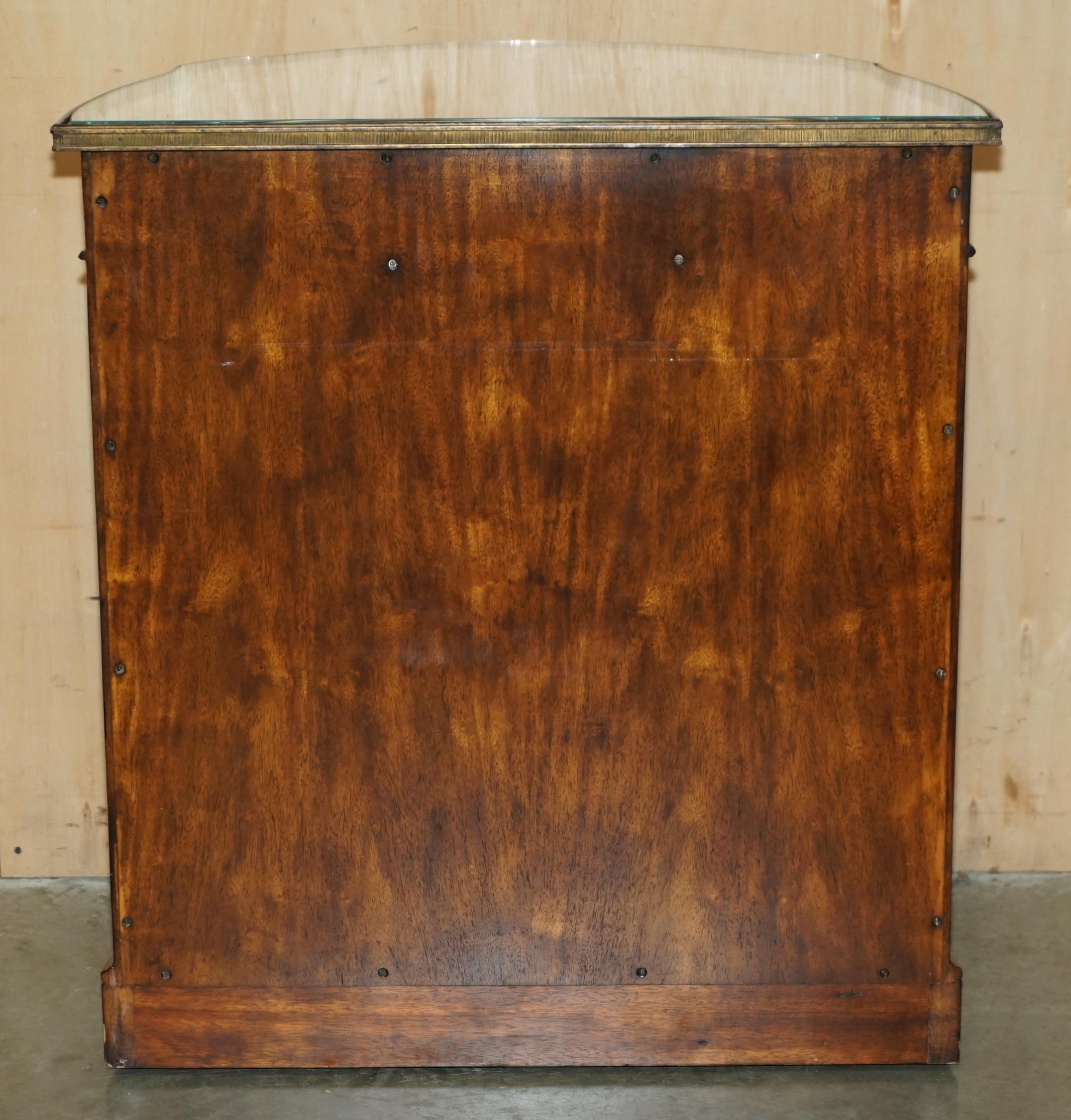 PAIR OF ViNTAGE THEODORE ALEXANDER MOTHER OF PEARL DEMI LUNE SIDEBOARD CUPBOARDS For Sale 5