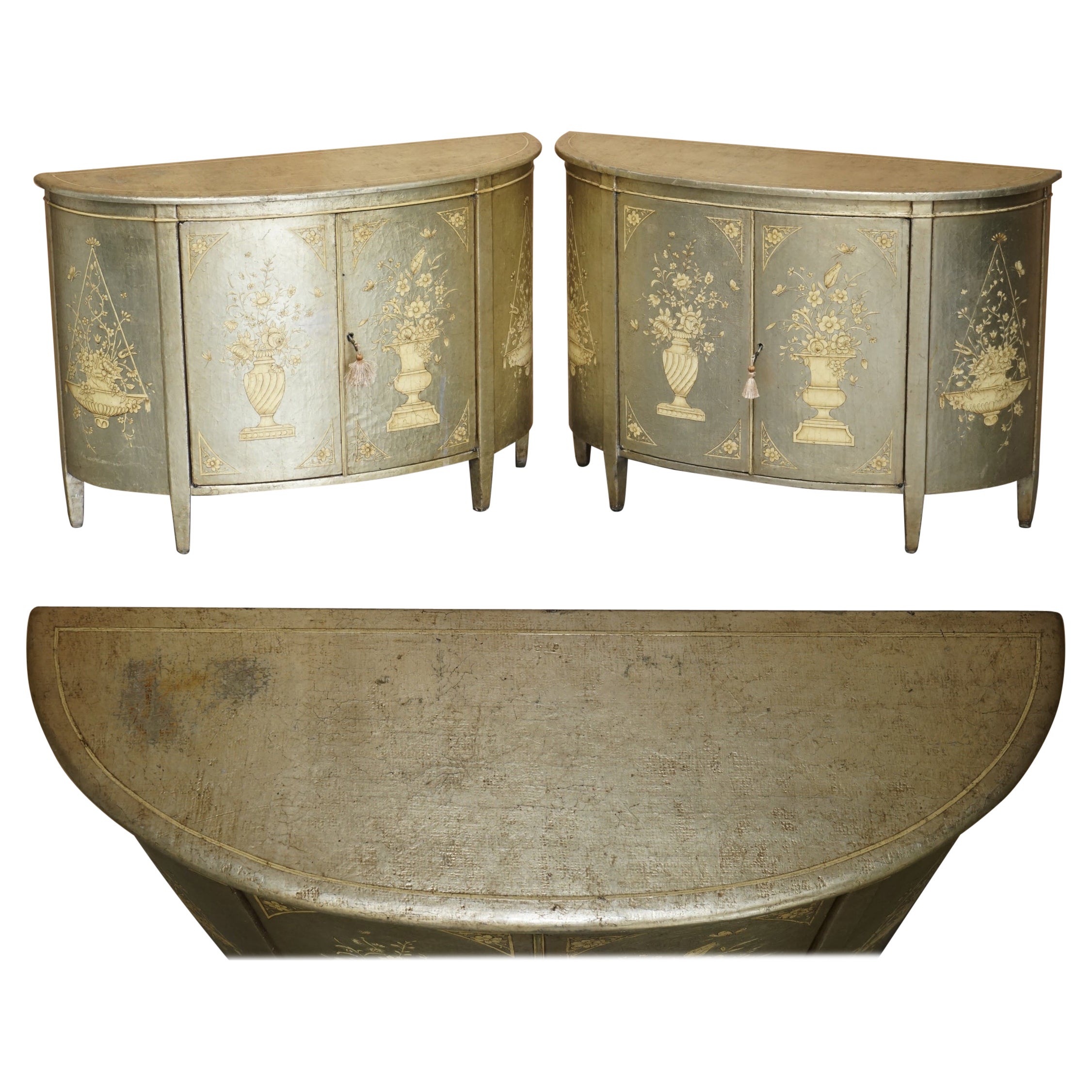 PAIR OF VINTAGE THEODORE ALEXANDER silber LEAF SHERATON DEMI LUNE SIDEBOARDs im Angebot