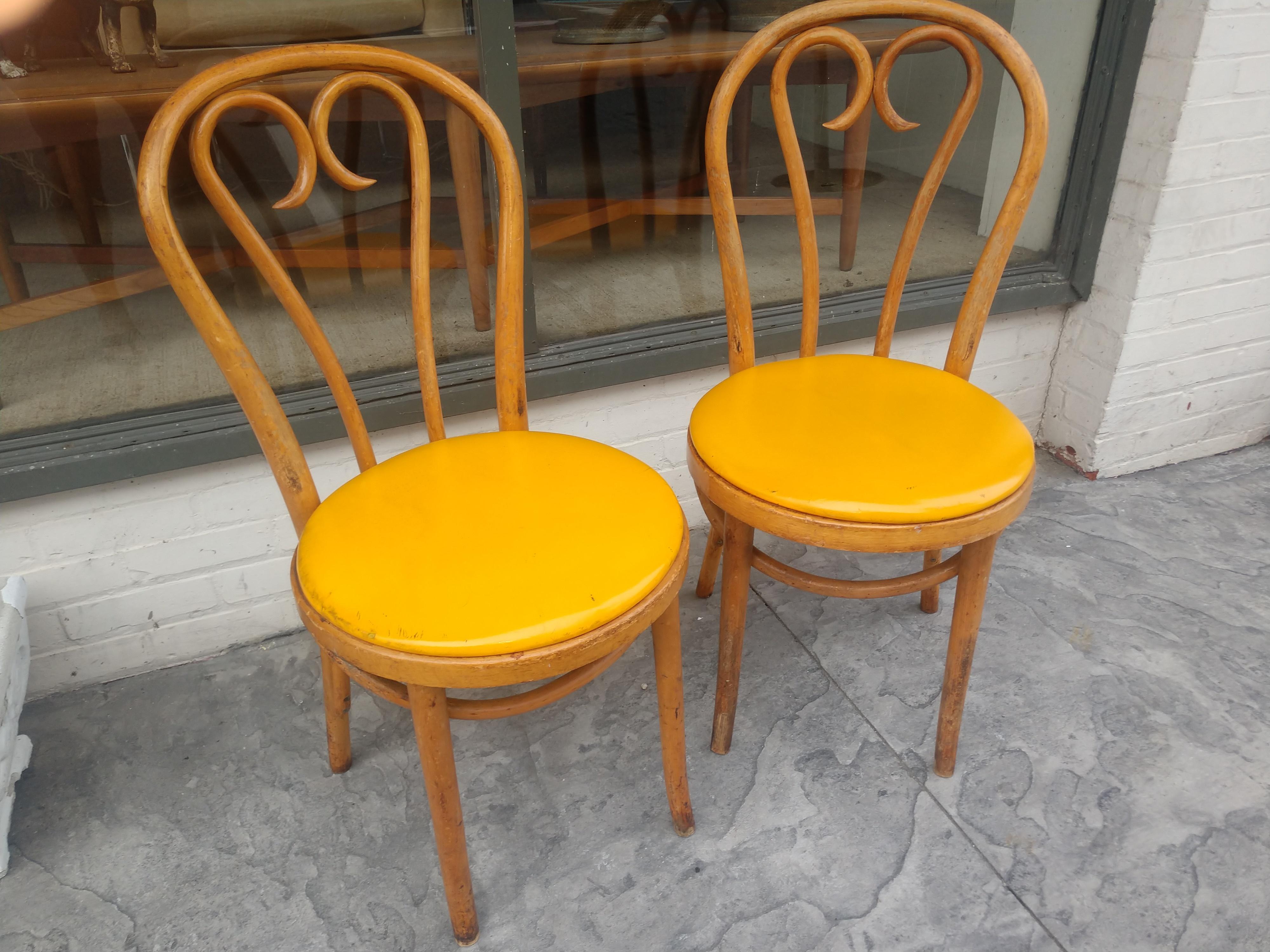 Pair of Vintage Thonet Bentwood Cafe Dining Chairs, C1960 In Good Condition In Port Jervis, NY