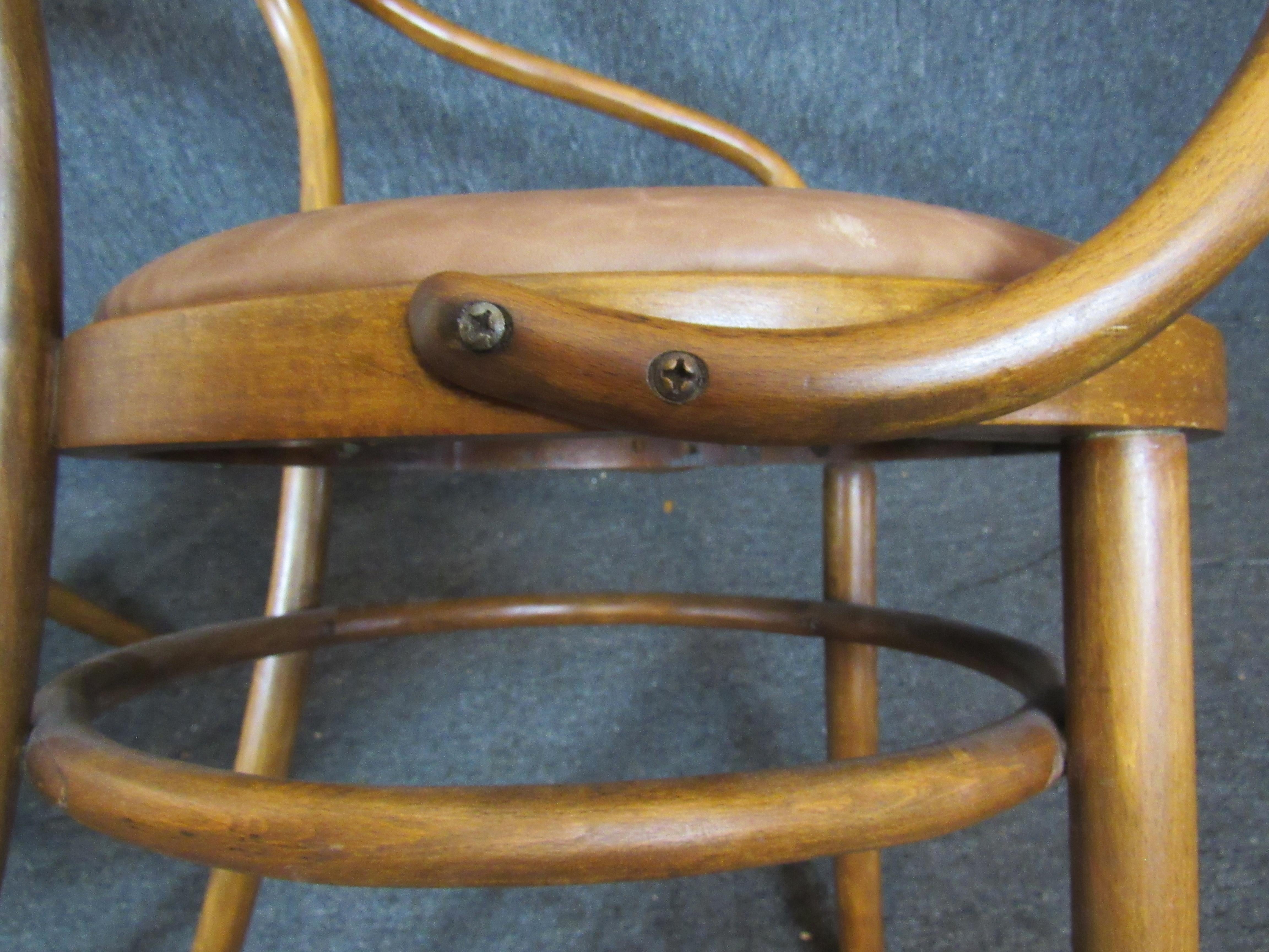 Pair of Vintage Thonet Bentwood Chairs 1