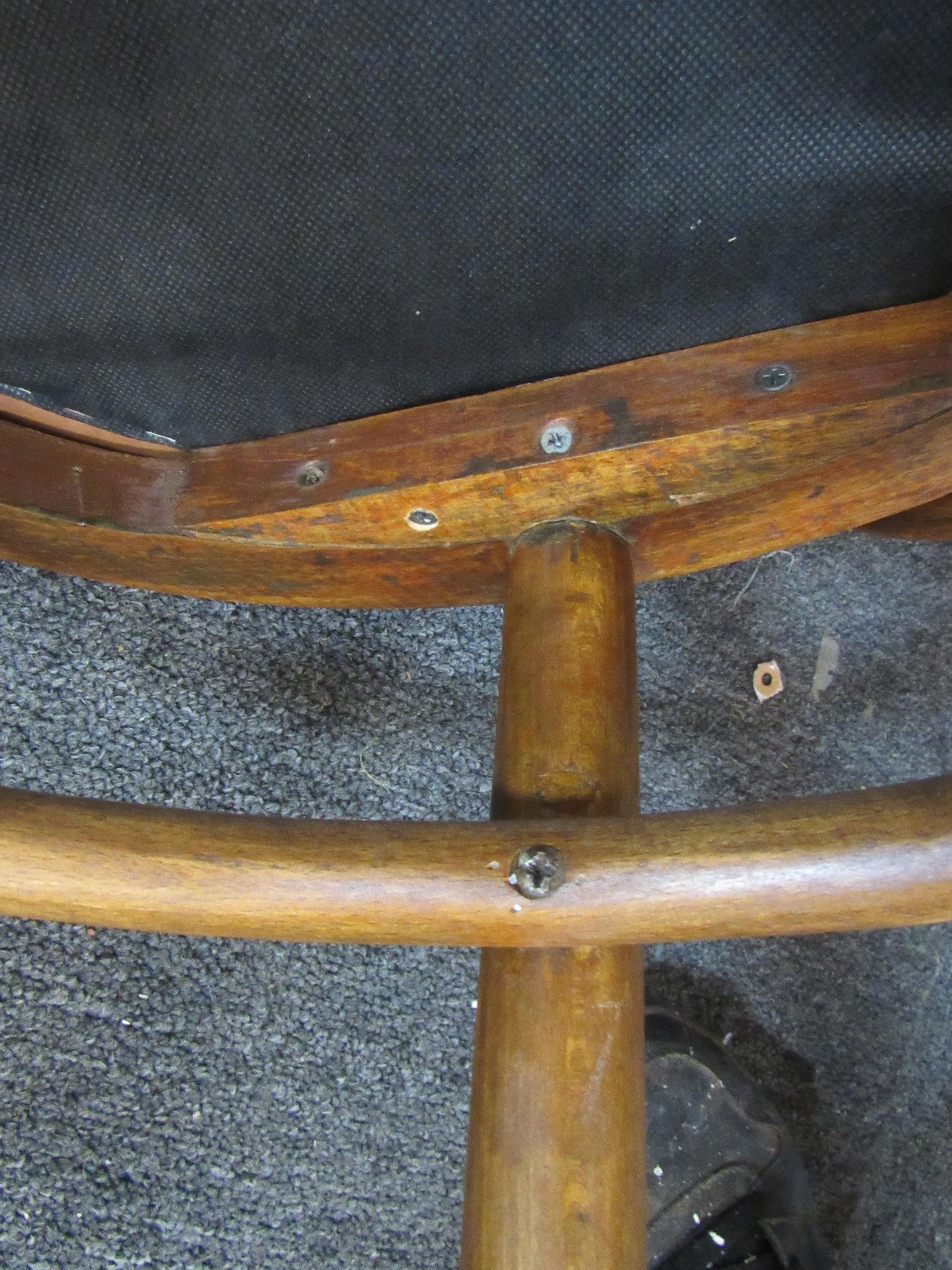 Pair of Vintage Thonet Bentwood Chairs 4