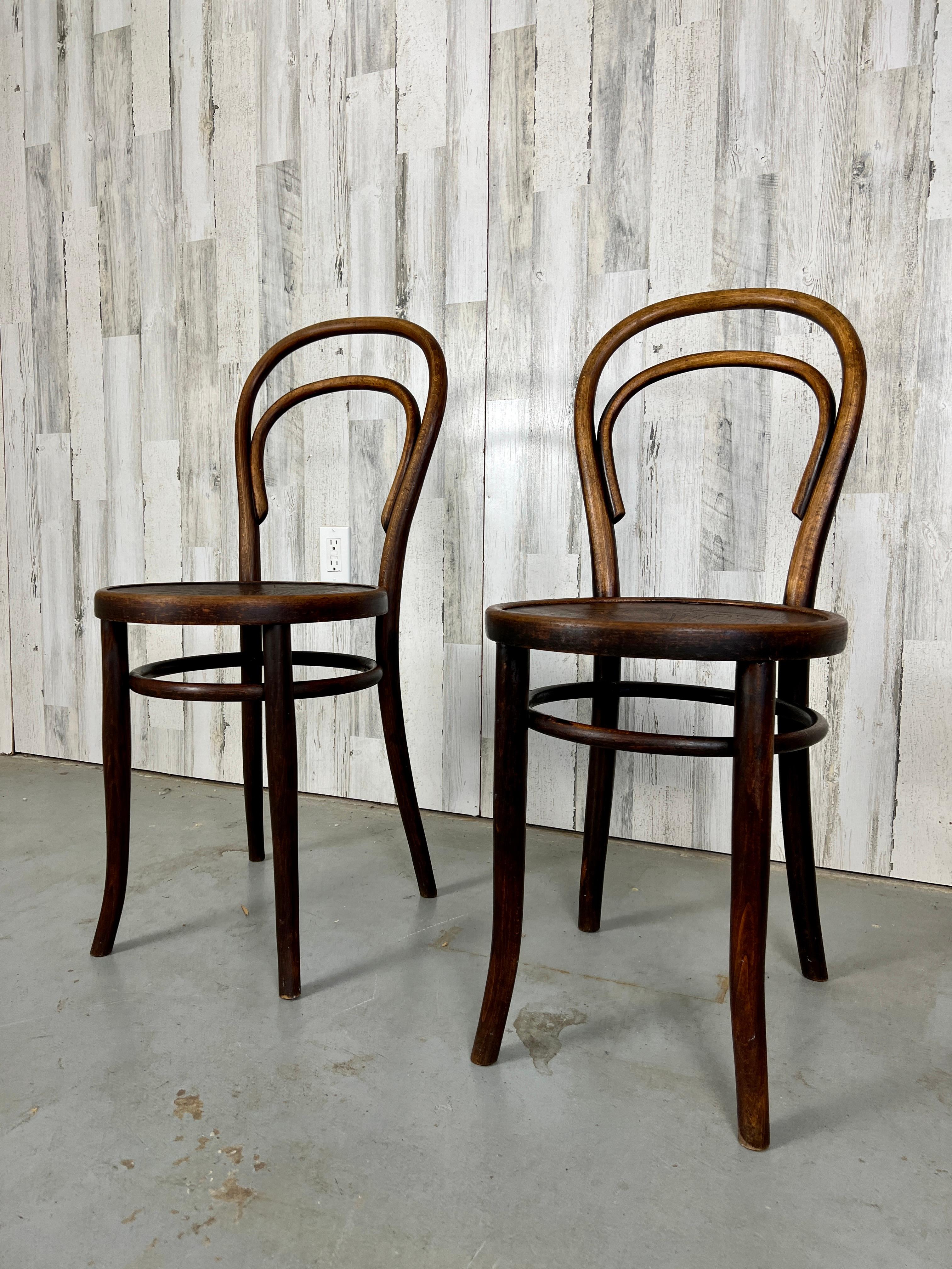 20th Century Pair of Vintage Thonet No.14 Bentwood Chairs