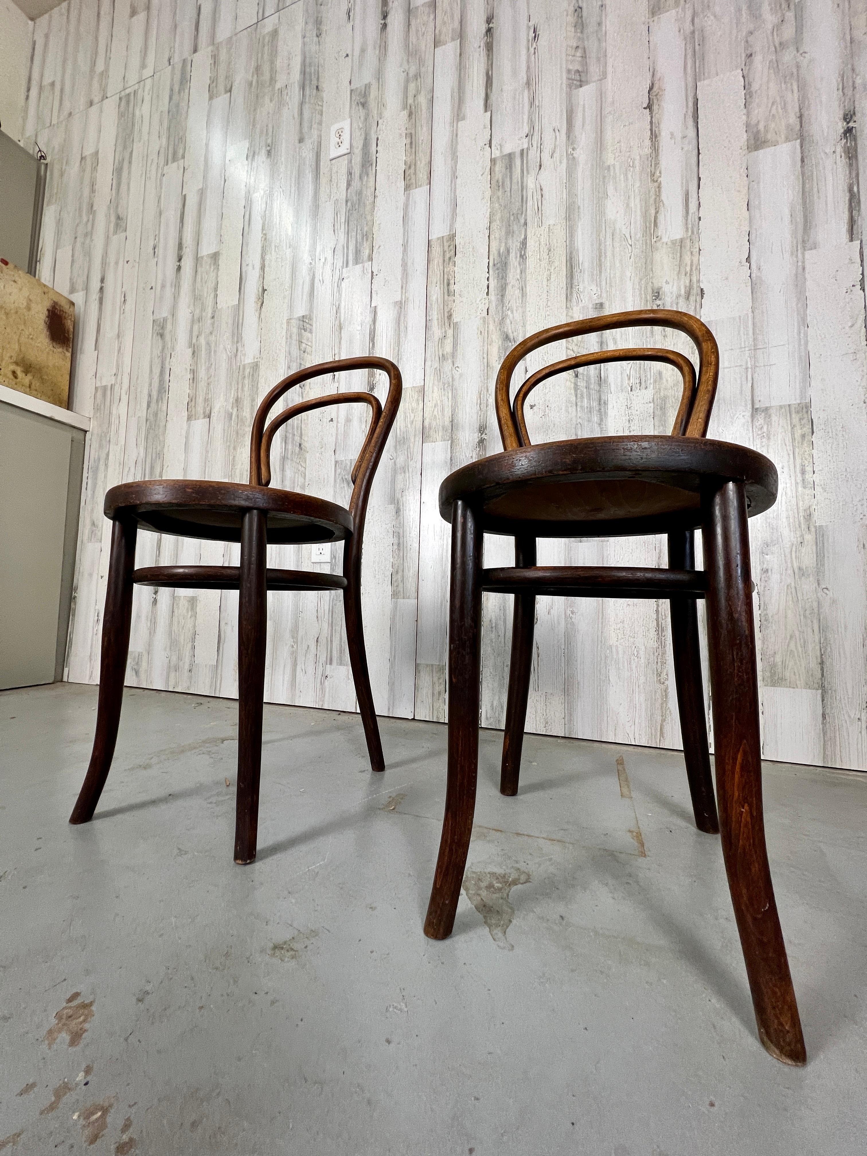 Pair of Vintage Thonet No.14 Bentwood Chairs 1