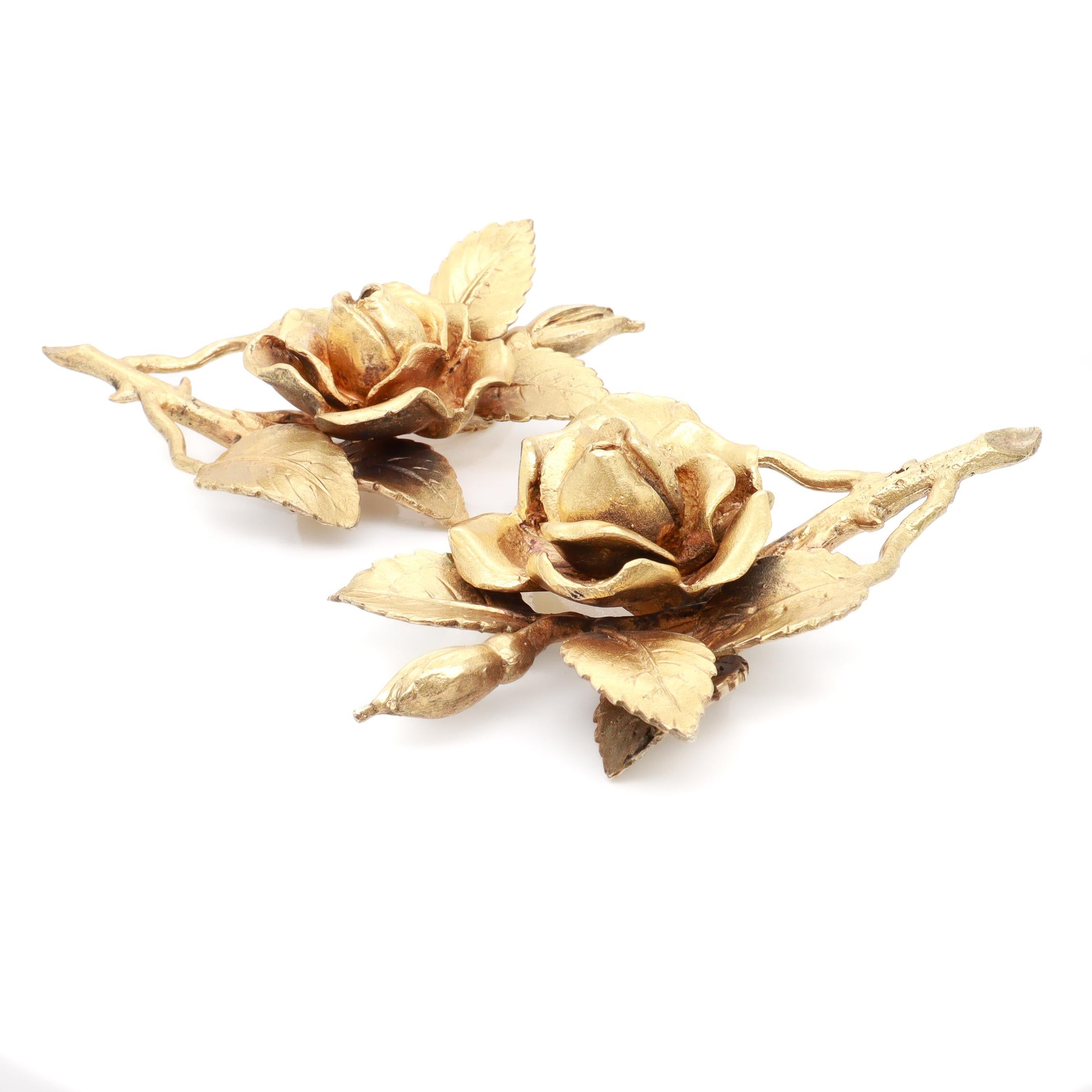 Modern Pair of Vintage Tiffany & Co. Gilt Sterling Silver Rose Bud Placecard Holders For Sale