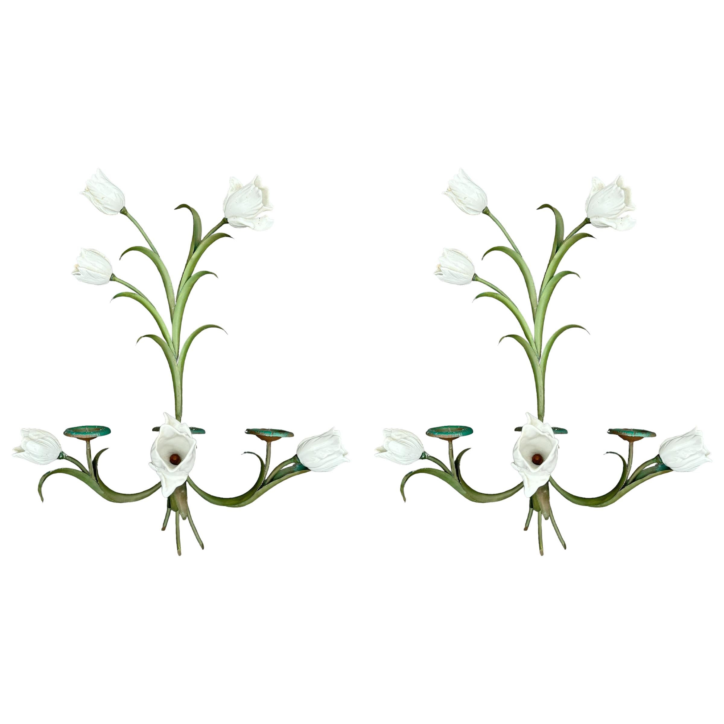 Country Coppia di candelabri a tulipano in porcellana e tole d'epoca in vendita