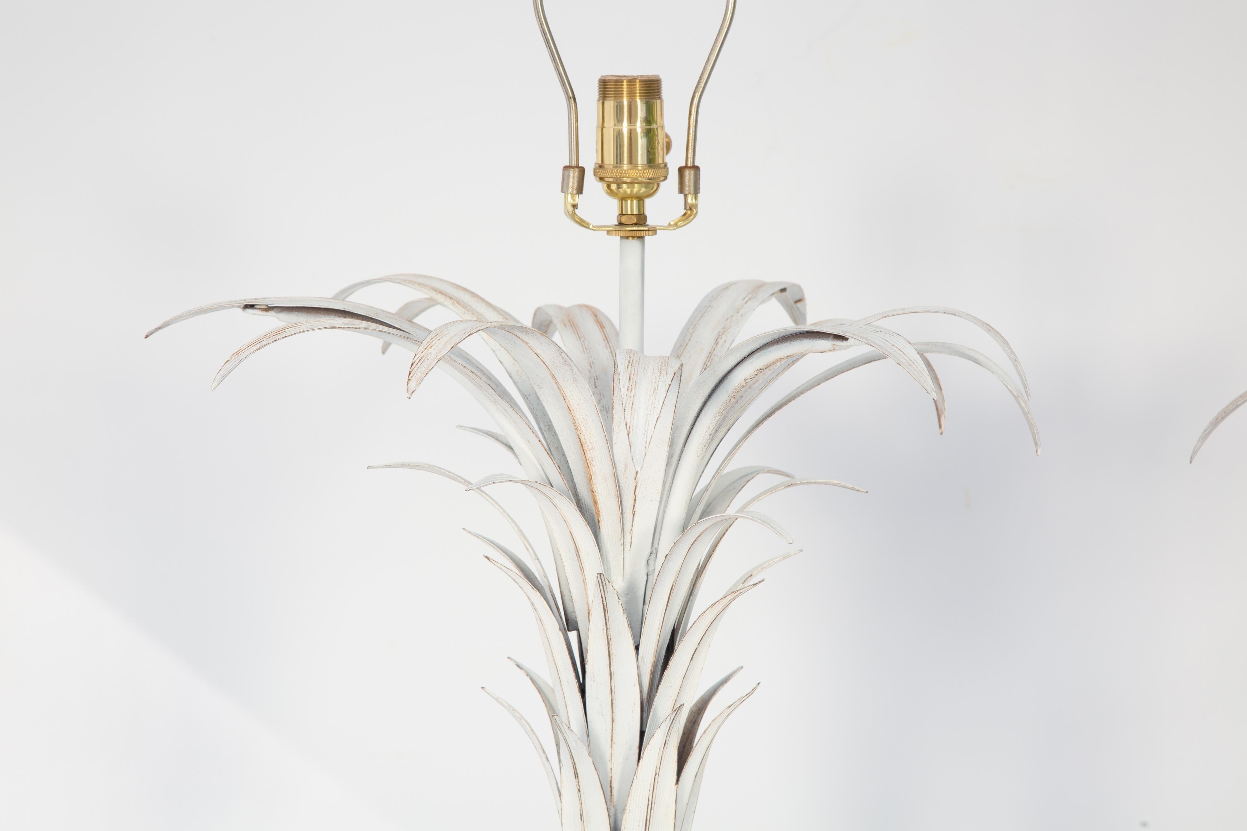 Metallo Coppia di lampade in fronde di palma di Tole d'epoca in vendita