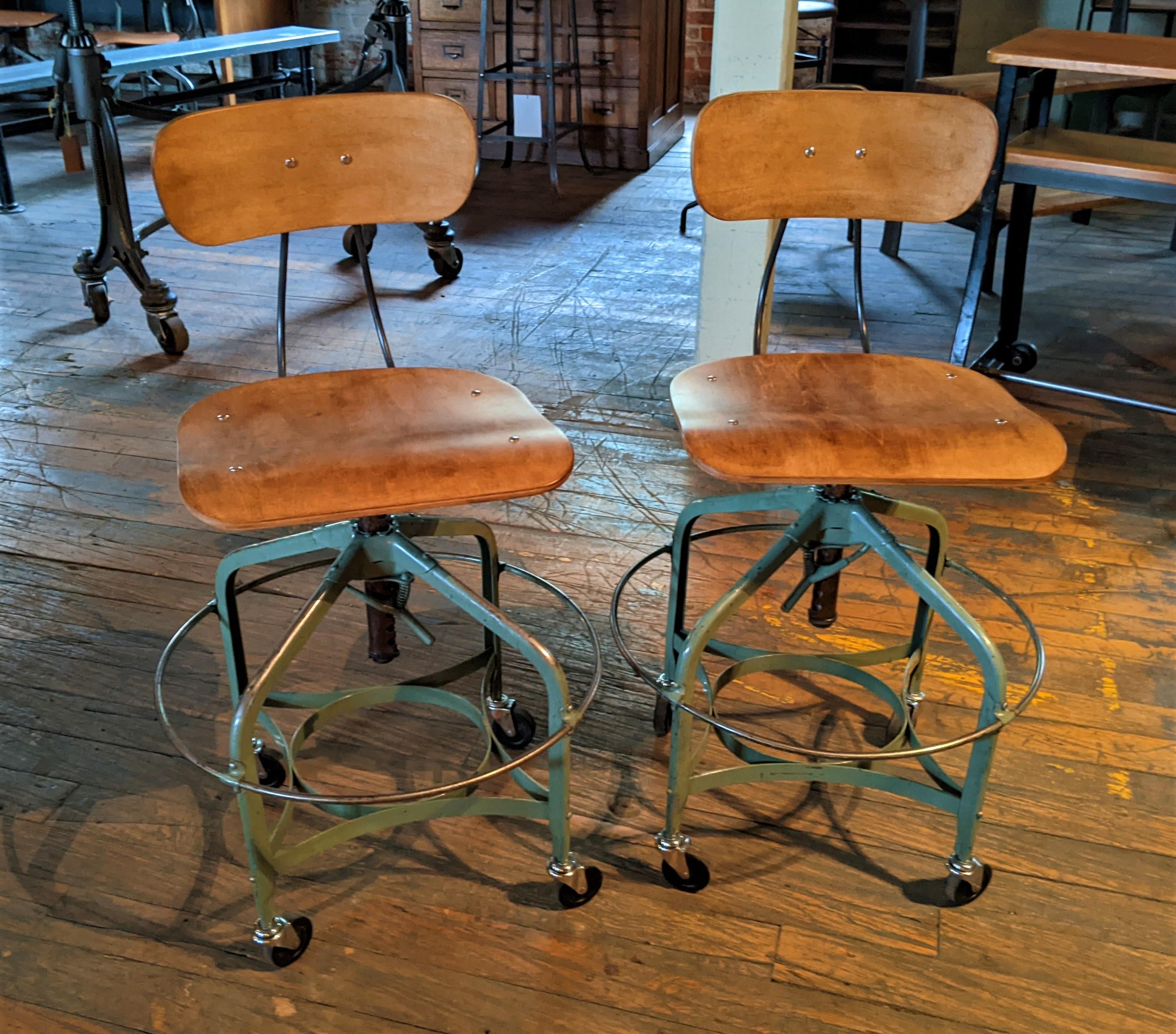 Pair of Vintage Toledo Adjustable Stools In Good Condition In Oakville, CT