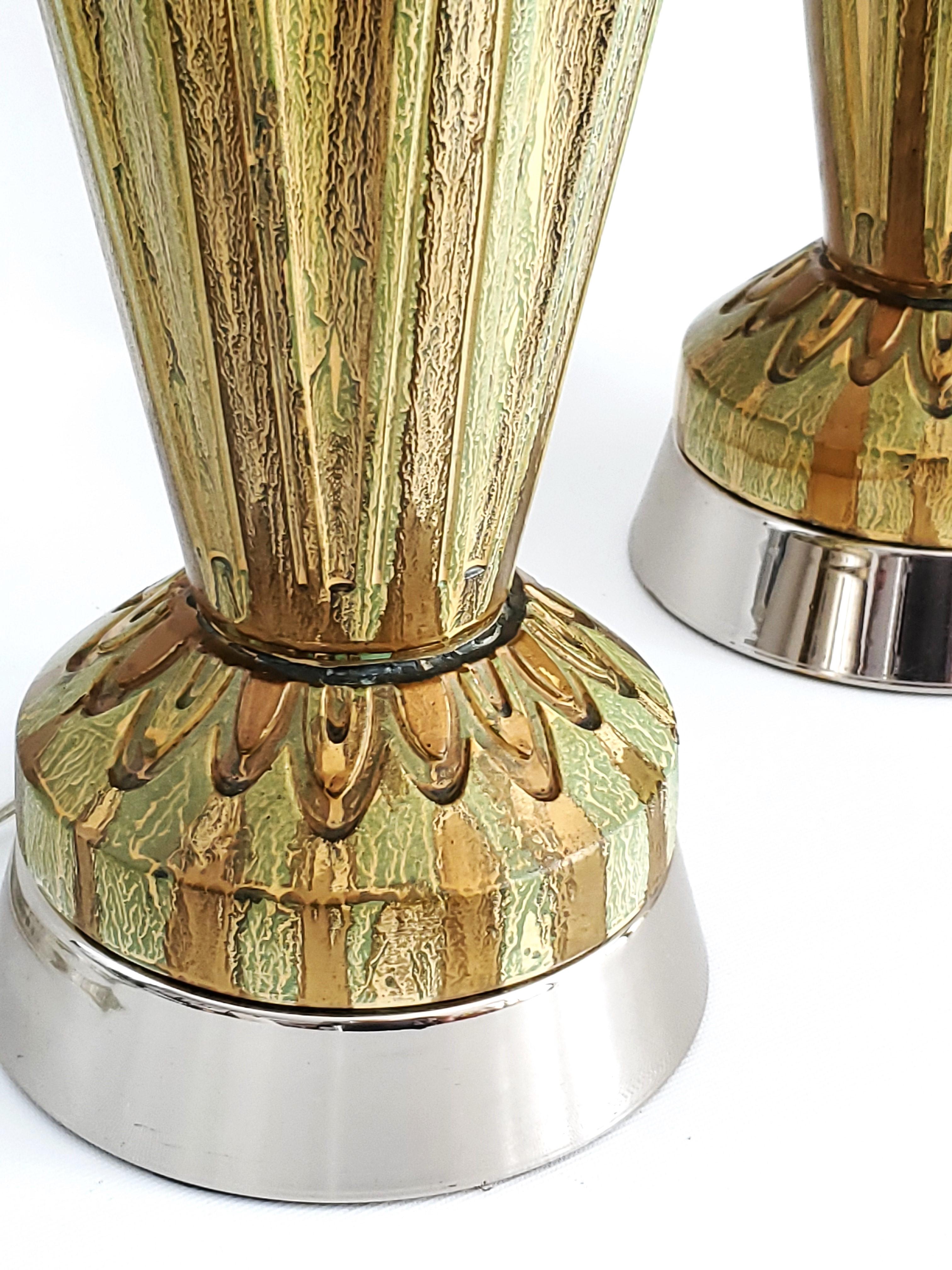 Pair of Vintage Tommi Parzinger Style Gold and Green Painted Ceramic Table Lamps For Sale 1