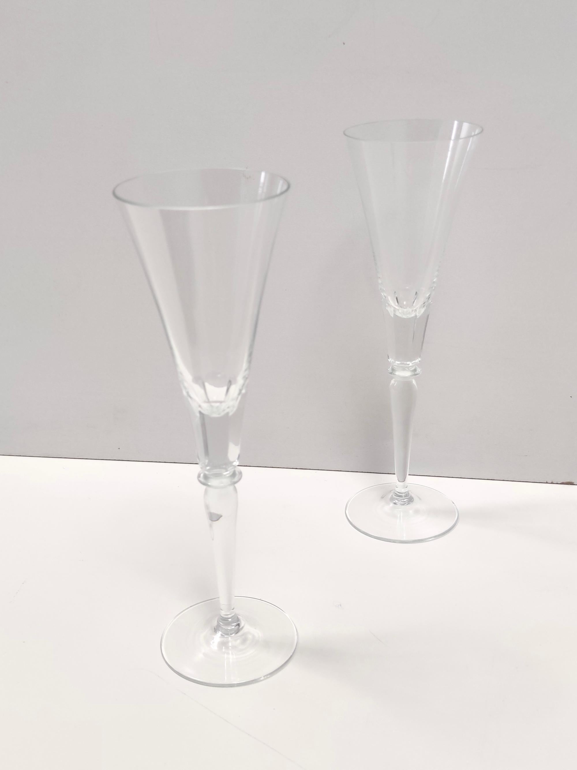French Pair of Vintage Transparent Crystal Flutes attributed to Baccarat For Sale