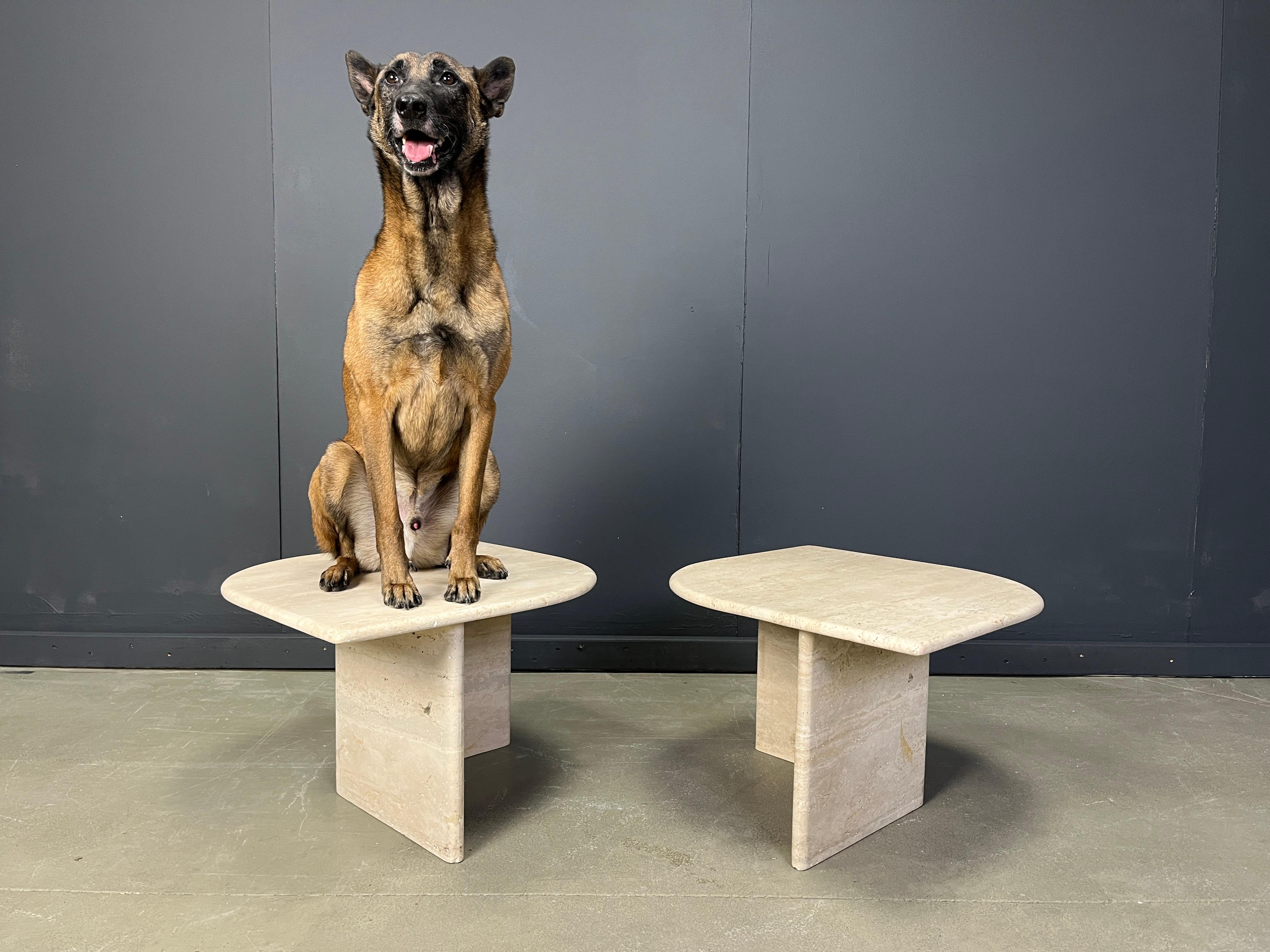 Pair of vintage travertine coffee tables or side tables, 1970s In Good Condition For Sale In Leuven, Vlaams Gewest