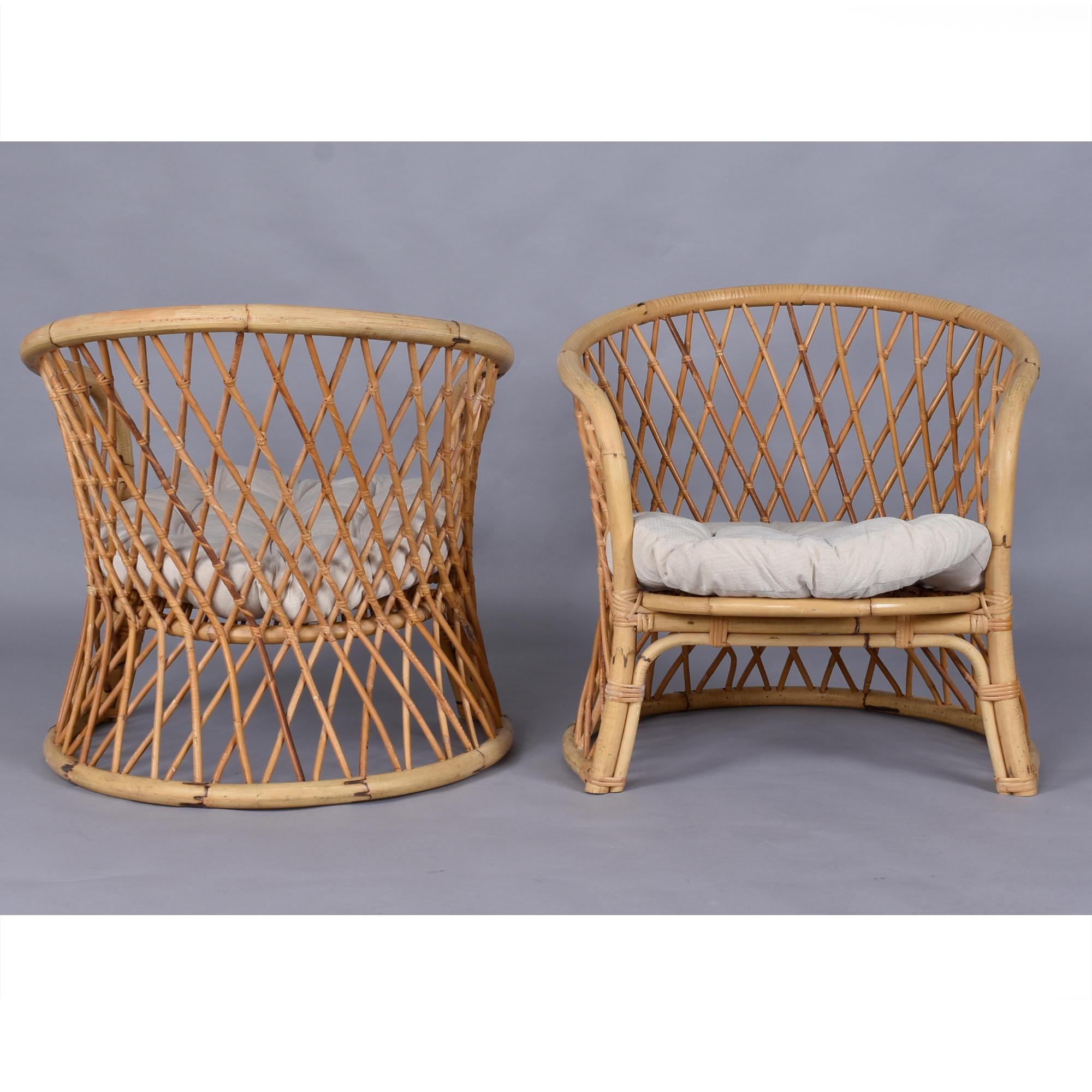 Pareja de tumbonas vintage de ratán con respaldo de barril tejido enrejado en venta 6