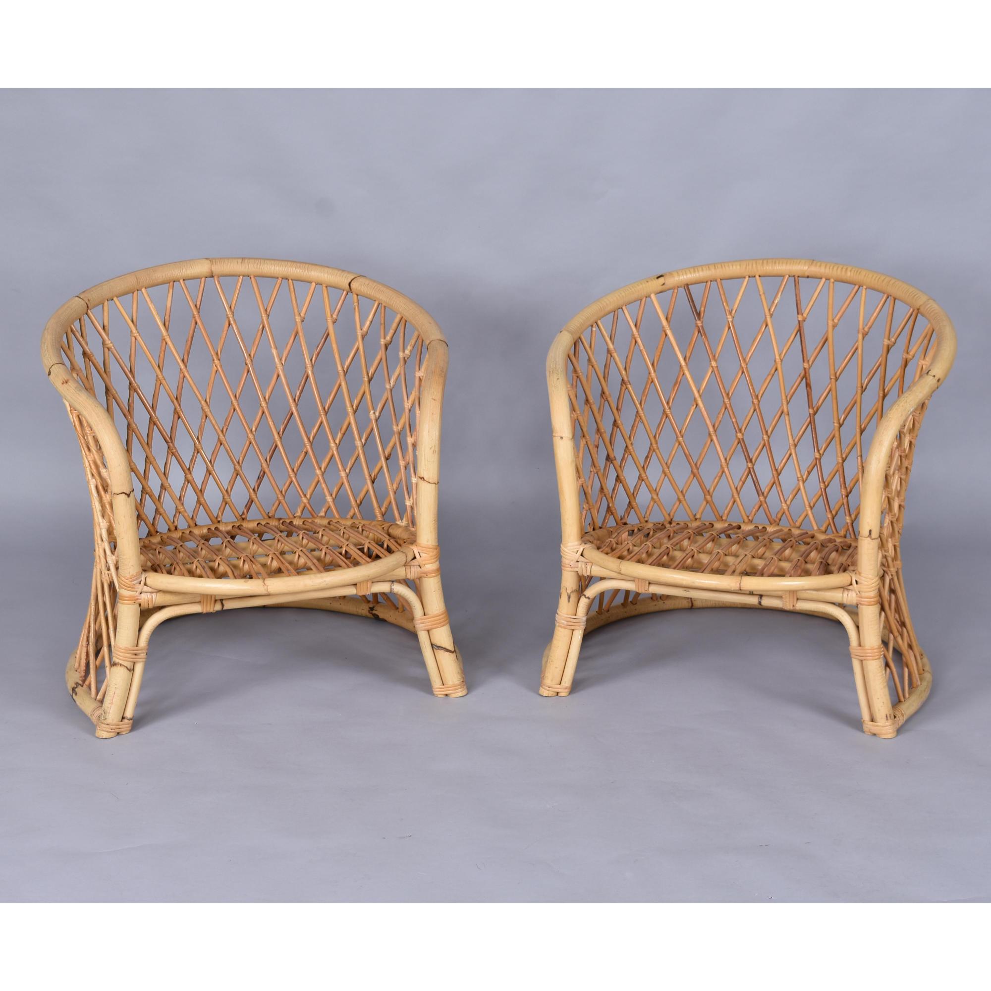 Pareja de tumbonas vintage de ratán con respaldo de barril tejido enrejado en venta 9