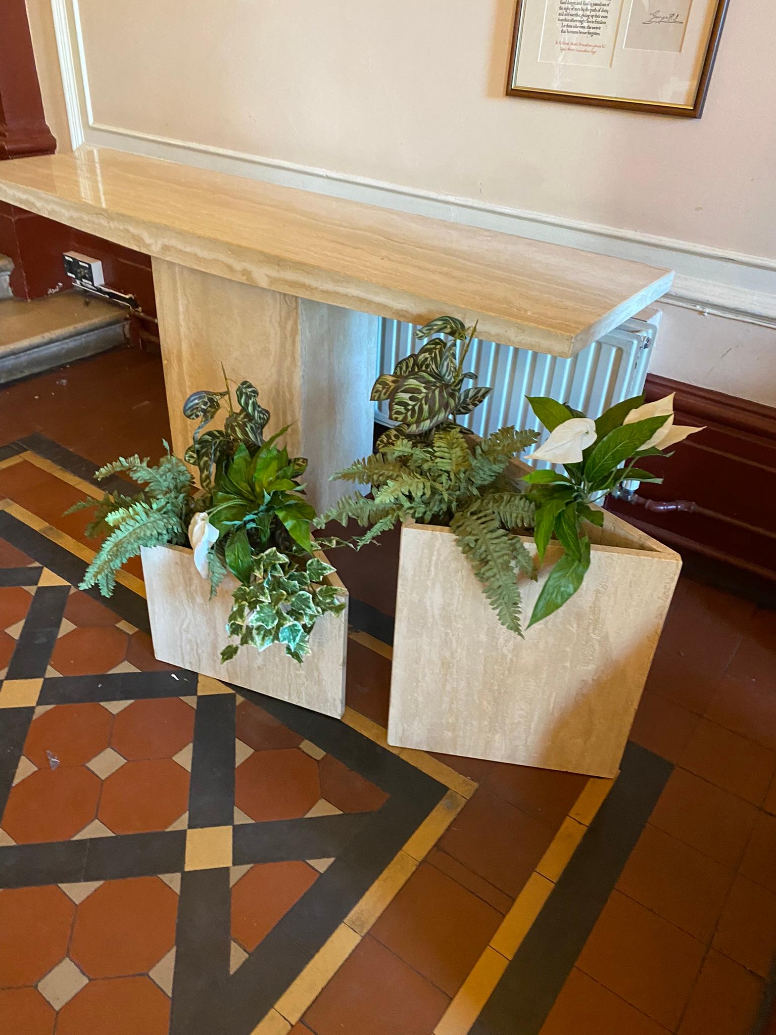 Pair of Vintage Triangular Travertine Planters, Italy, 1980s In Good Condition For Sale In Richmond, Surrey