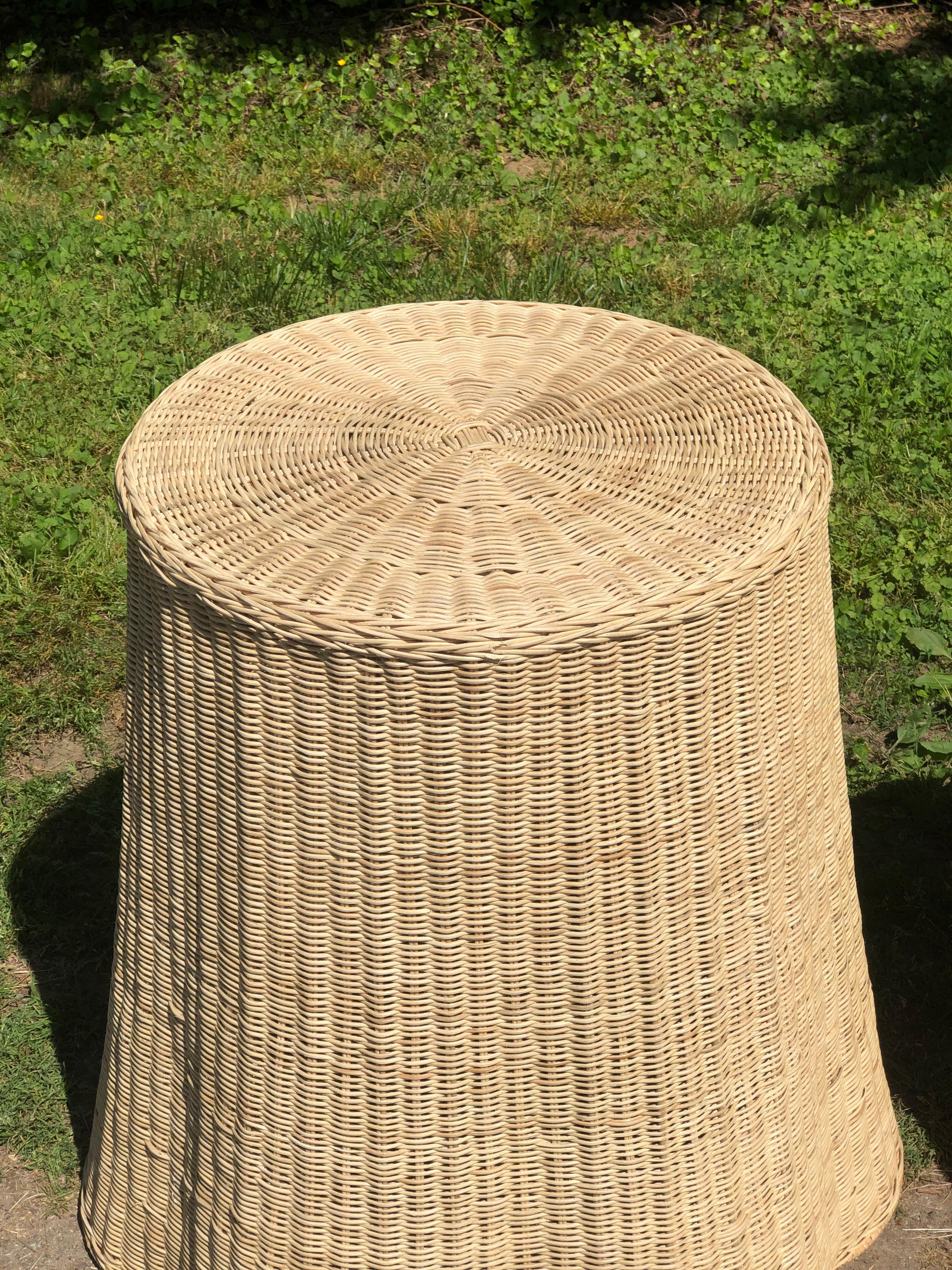 Osier Paire de tables d'appoint 